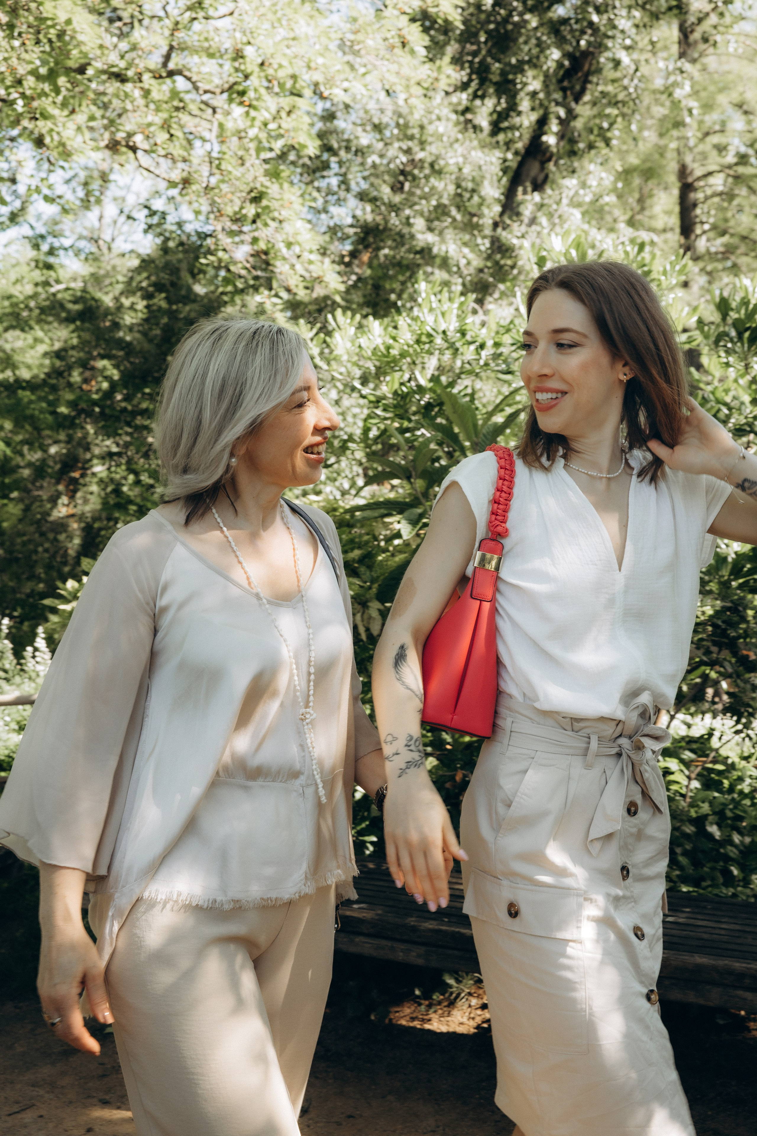 Mother-daughter photoshoot at Jardin Japonais de Toulouse. Eugénie Smirnova — Photographe à Toulouse et dans le Sud-Ouest