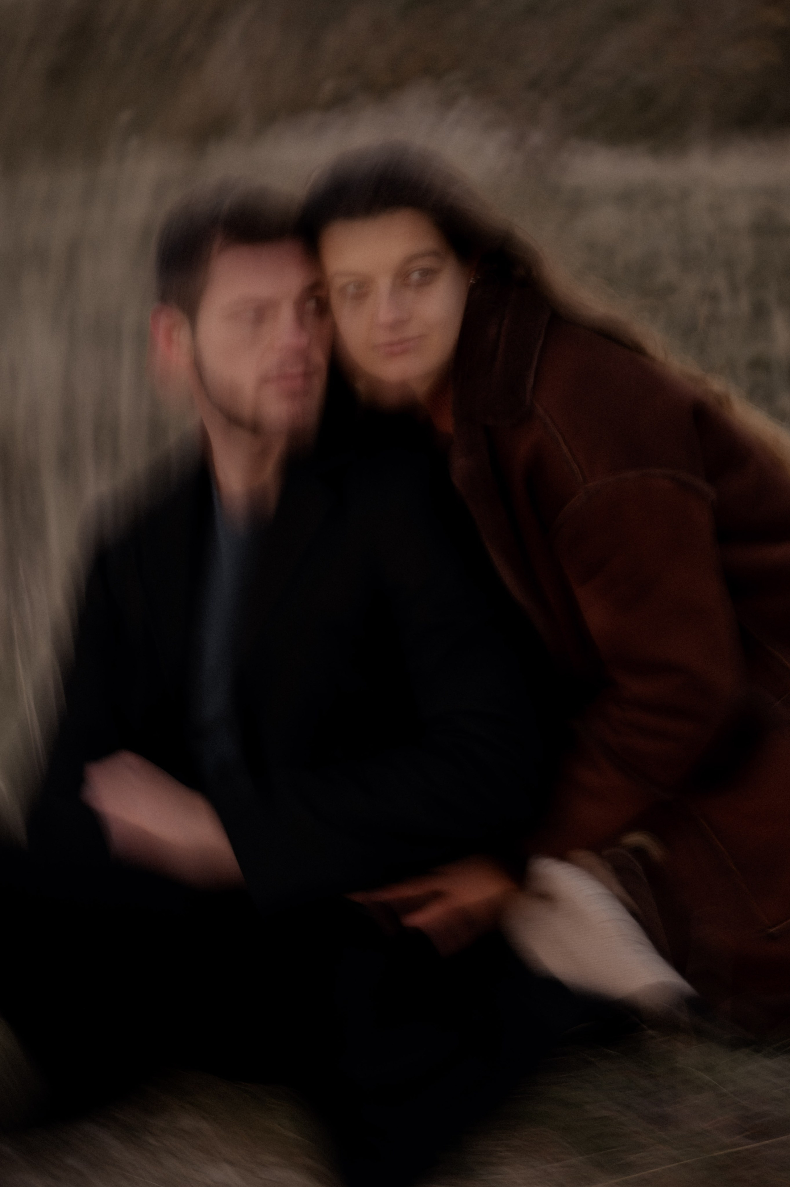 Wenn der Wind flüstert | Paarshooting am Gelben Berg. Фотограф в Нюрнберге Ирина Менерт из Ансбаха