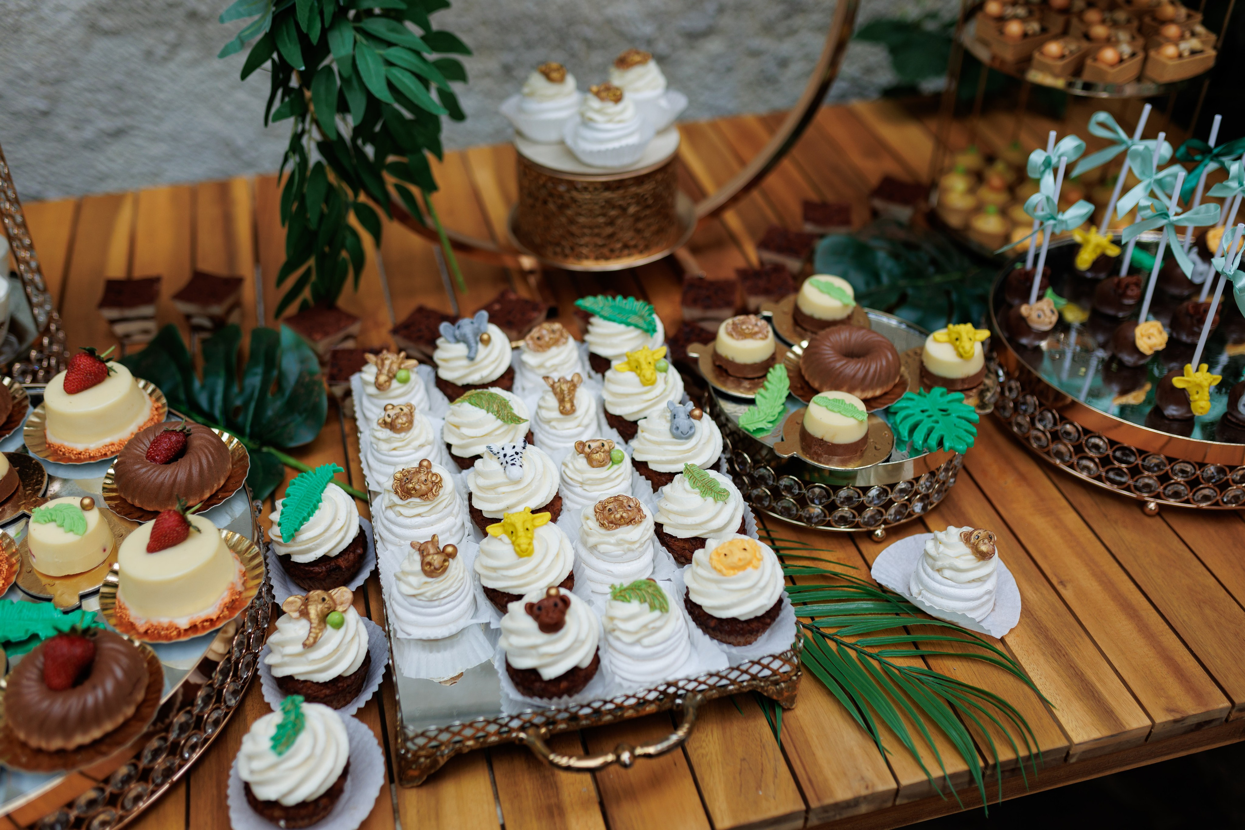 Leon Constantin. Wedding Photographer in Bucharest — Manu Ivanciu