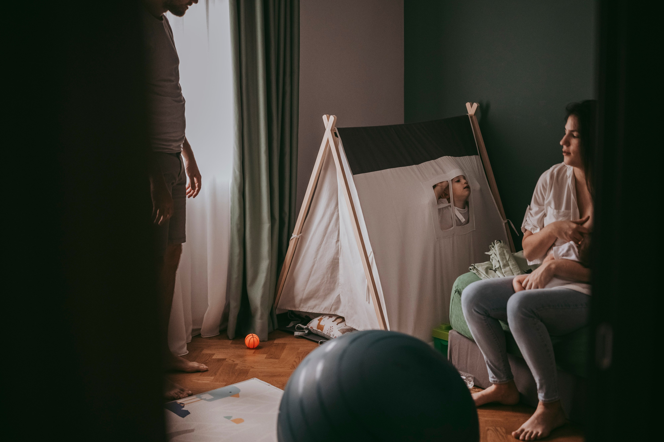 Sonja, Nikola, Lazar i Luka / porodicno fotografisanje kod kuce. Deciji i porodicni fotograf u Beogradu Oksana Skendzic