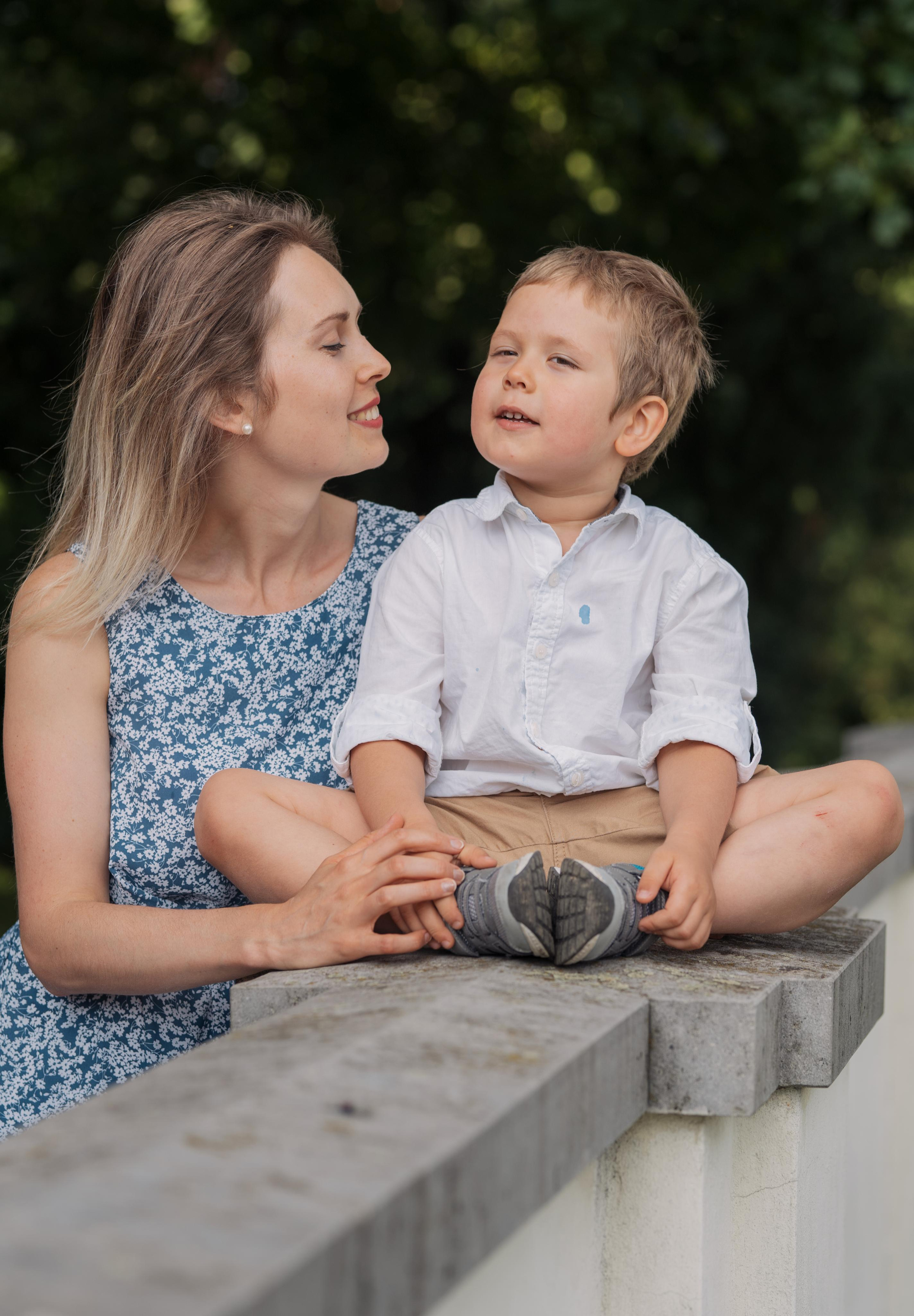 Mom and son photo session. Photographer in Madrid, Spain. Alyona Belyaninova