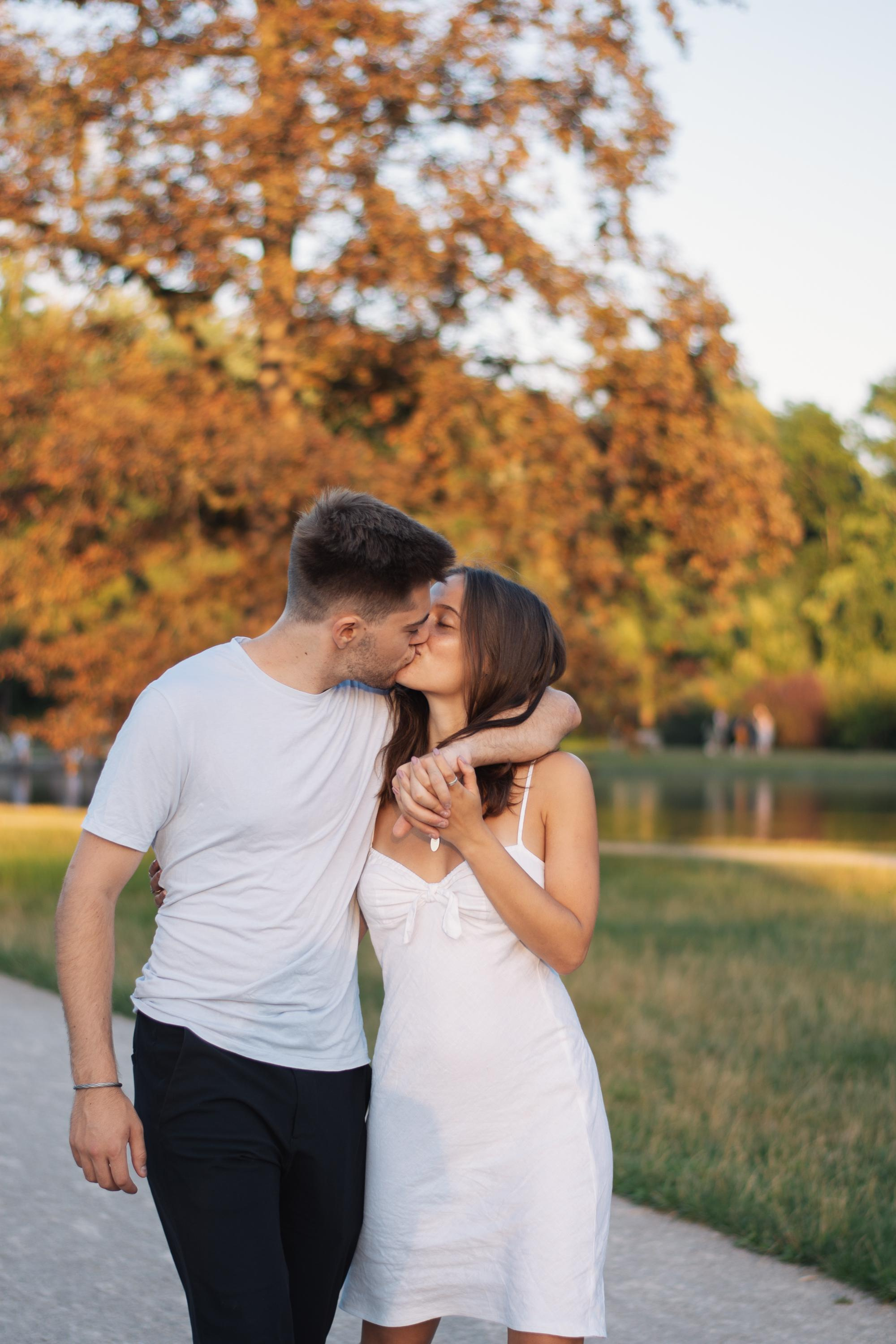 Fotógrafo de parejas en Madrid. Sesión de love story profesional. Sesión de retrato profesional. Fotógrafo en Madrid, España. Alyona Belyaninova