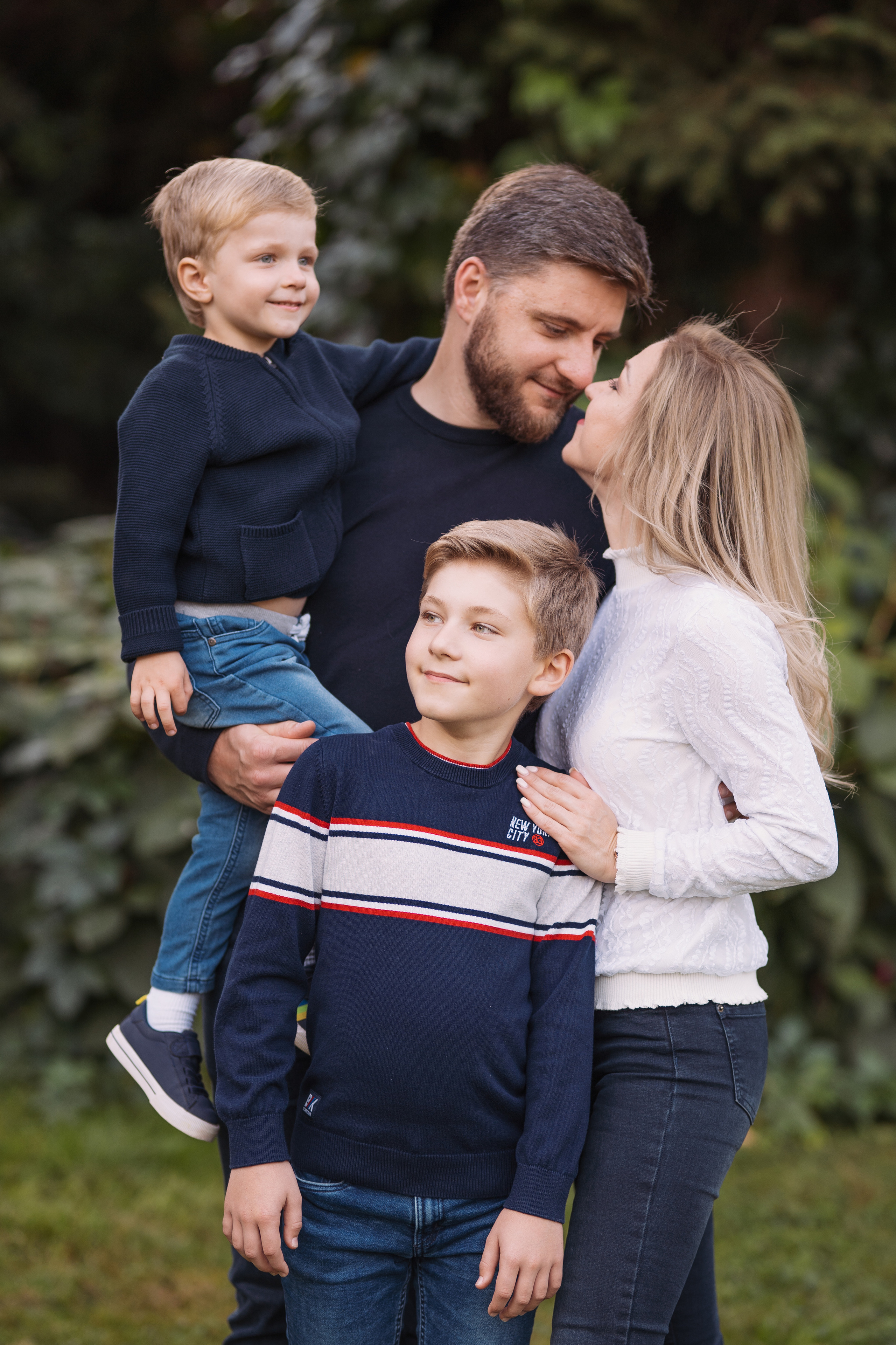 Family Portrait Photography Madrid. Photographer in Madrid, Spain. Alyona Belyaninova