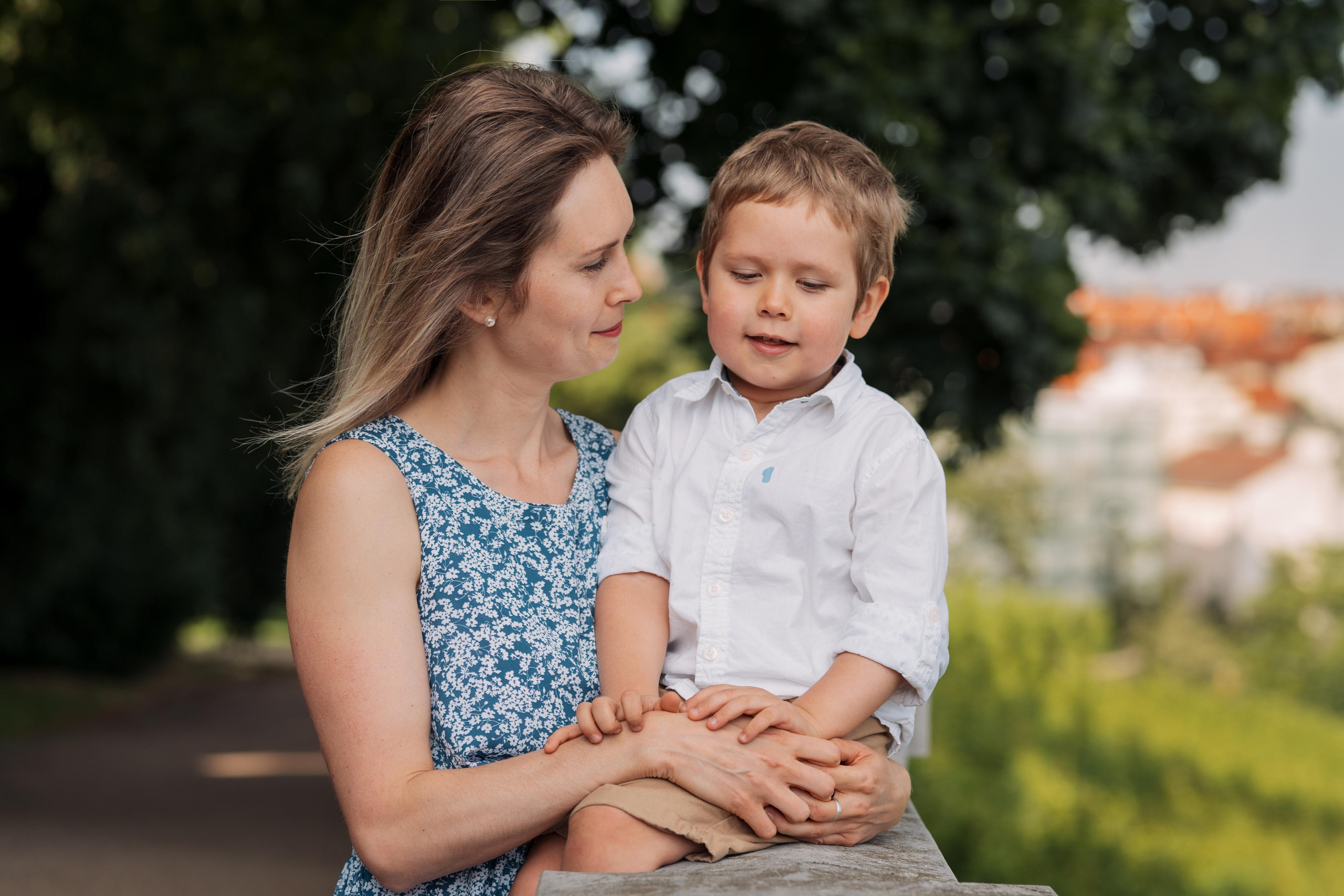Mom and son photo session. Photographer in Madrid, Spain. Alyona Belyaninova