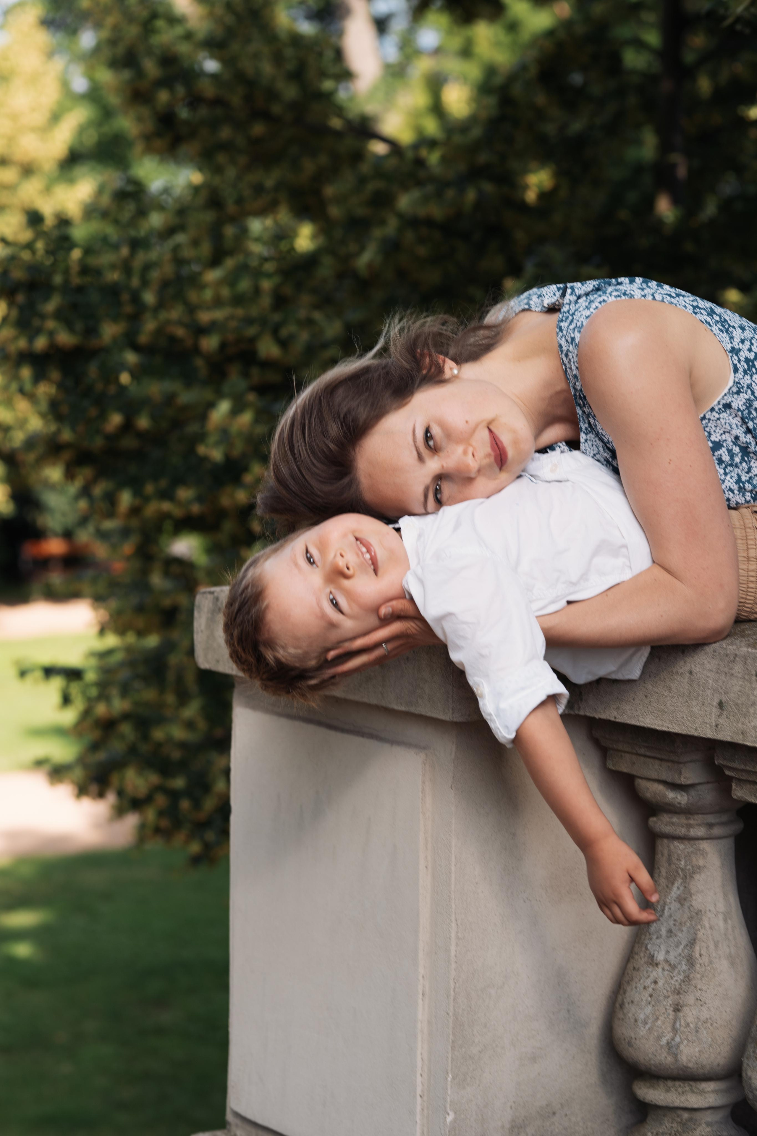 Mom and son photo session. Photographer in Madrid, Spain. Alyona Belyaninova
