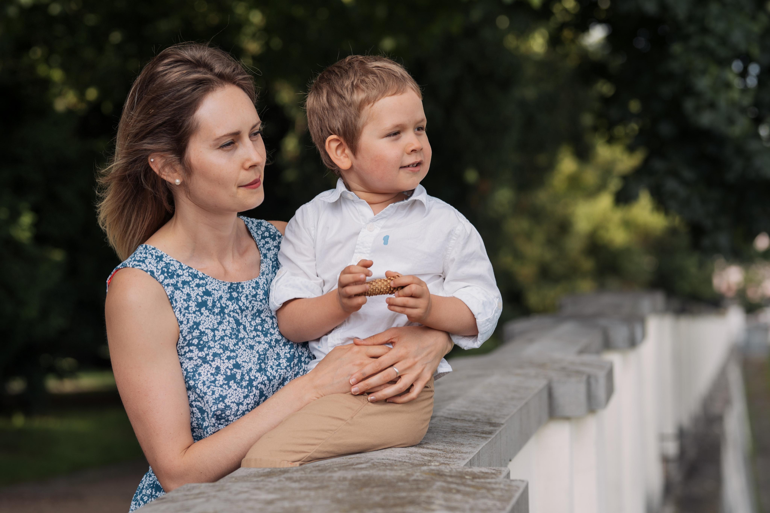 Mom and son photo session. Photographer in Madrid, Spain. Alyona Belyaninova
