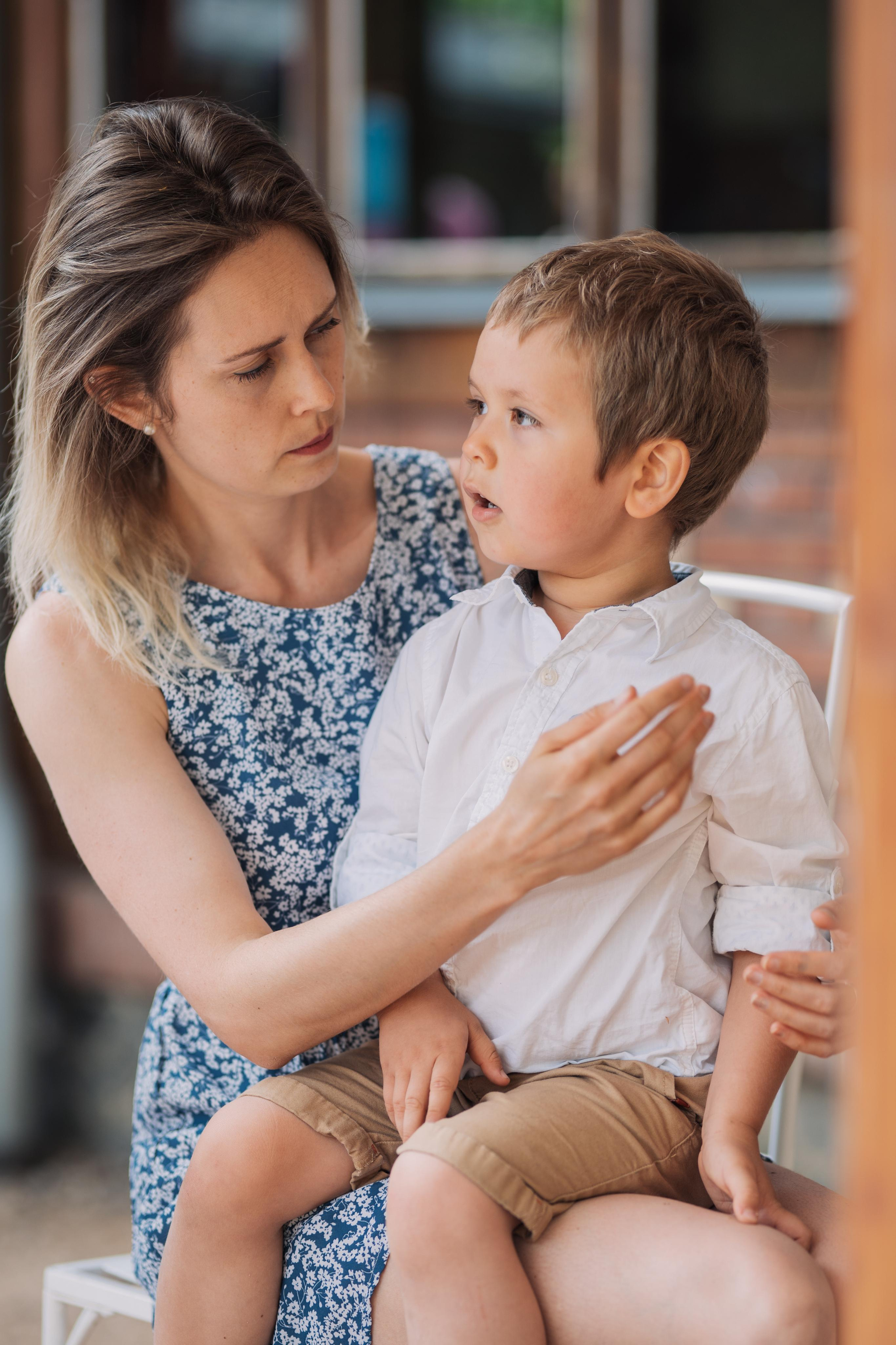 Mom and son photo session. Photographer in Madrid, Spain. Alyona Belyaninova