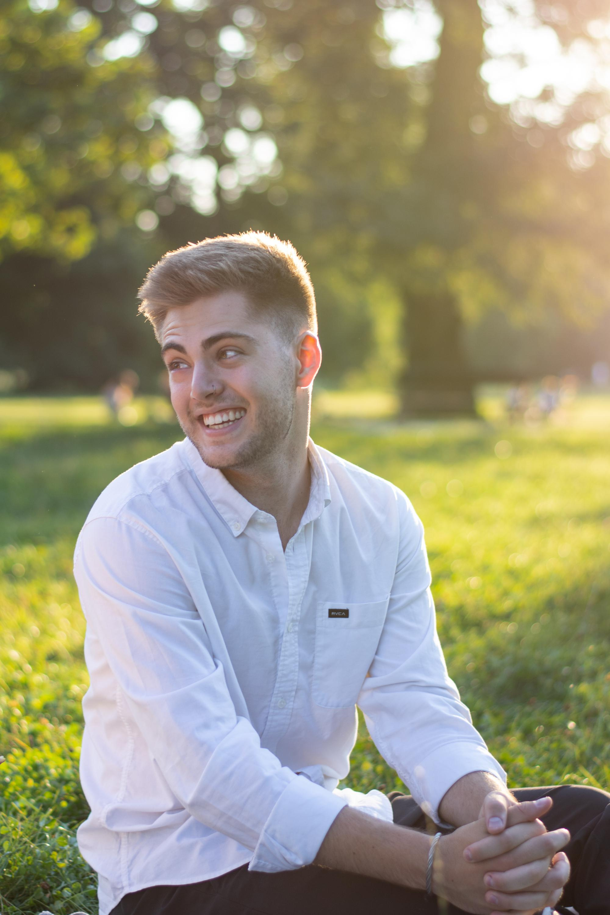 Fotógrafo de parejas en Madrid. Sesión de love story profesional. Sesión de retrato profesional. Fotógrafo en Madrid, España. Alyona Belyaninova