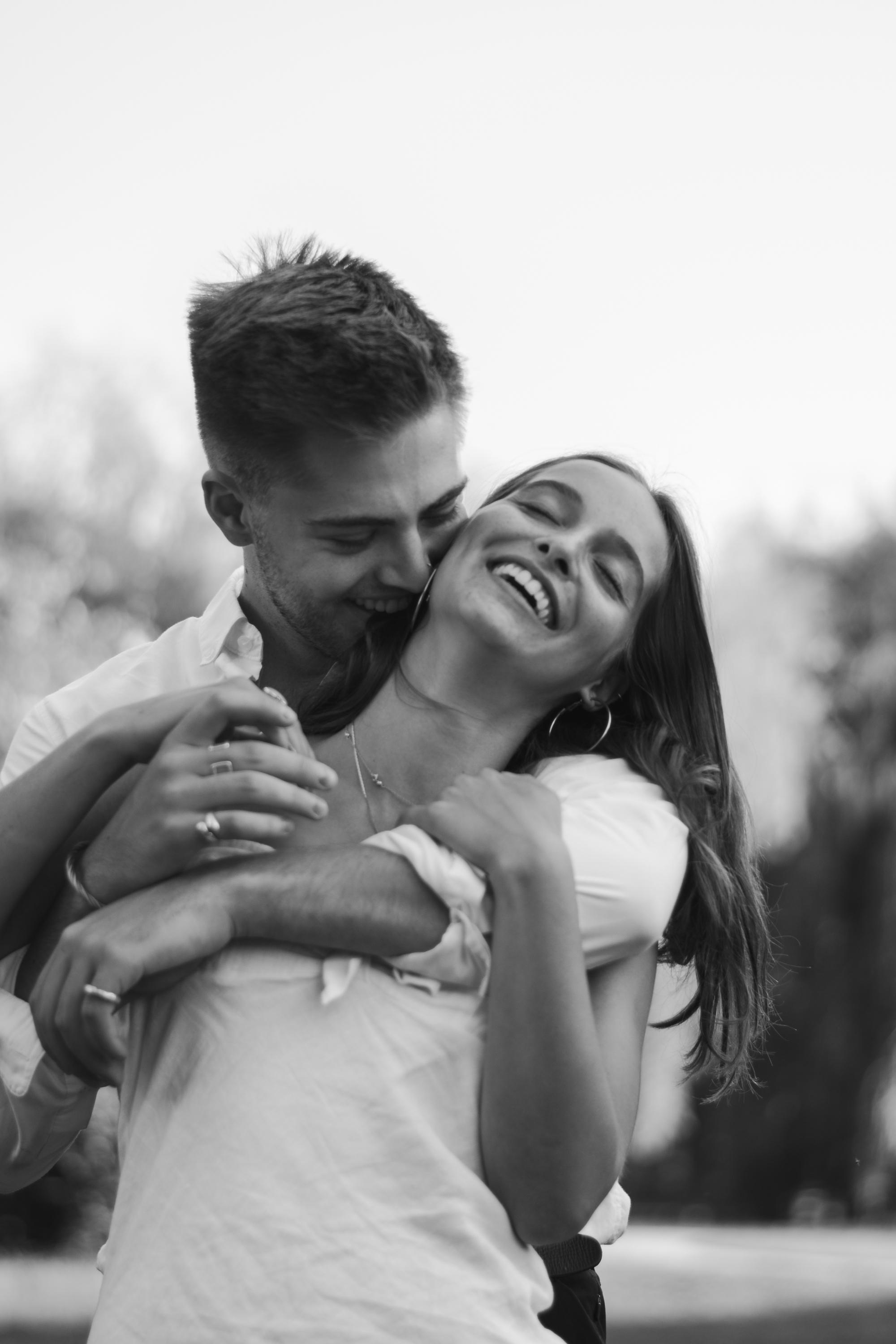 Fotógrafo de parejas en Madrid. Sesión de love story profesional. Sesión de retrato profesional. Fotógrafo en Madrid, España. Alyona Belyaninova