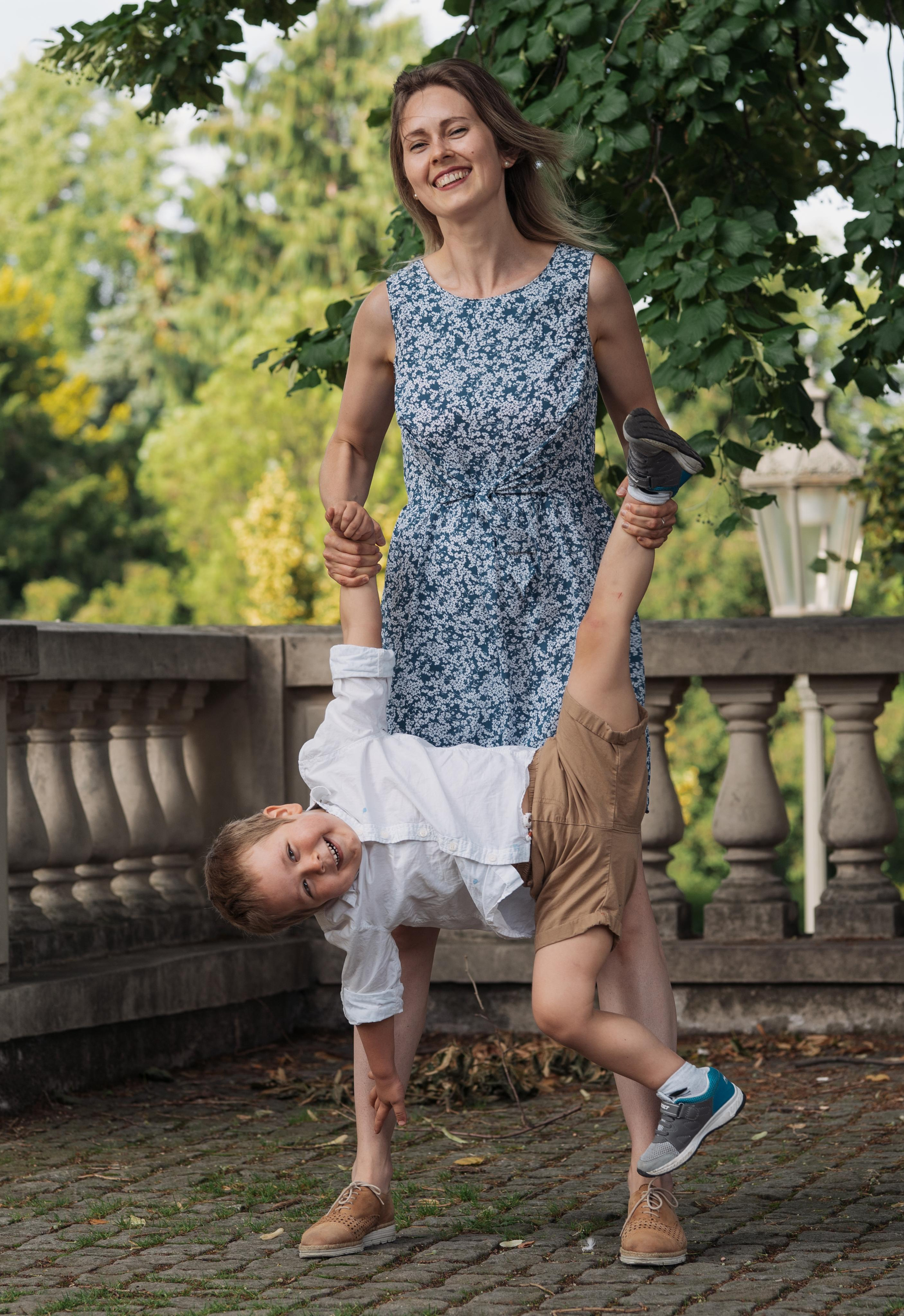 Mom and son photo session. Photographer in Madrid, Spain. Alyona Belyaninova
