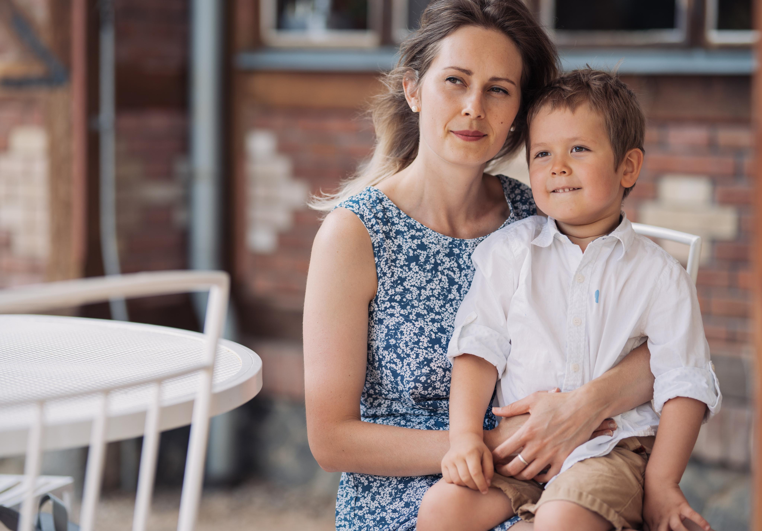 Mom and son photo session. Photographer in Madrid, Spain. Alyona Belyaninova