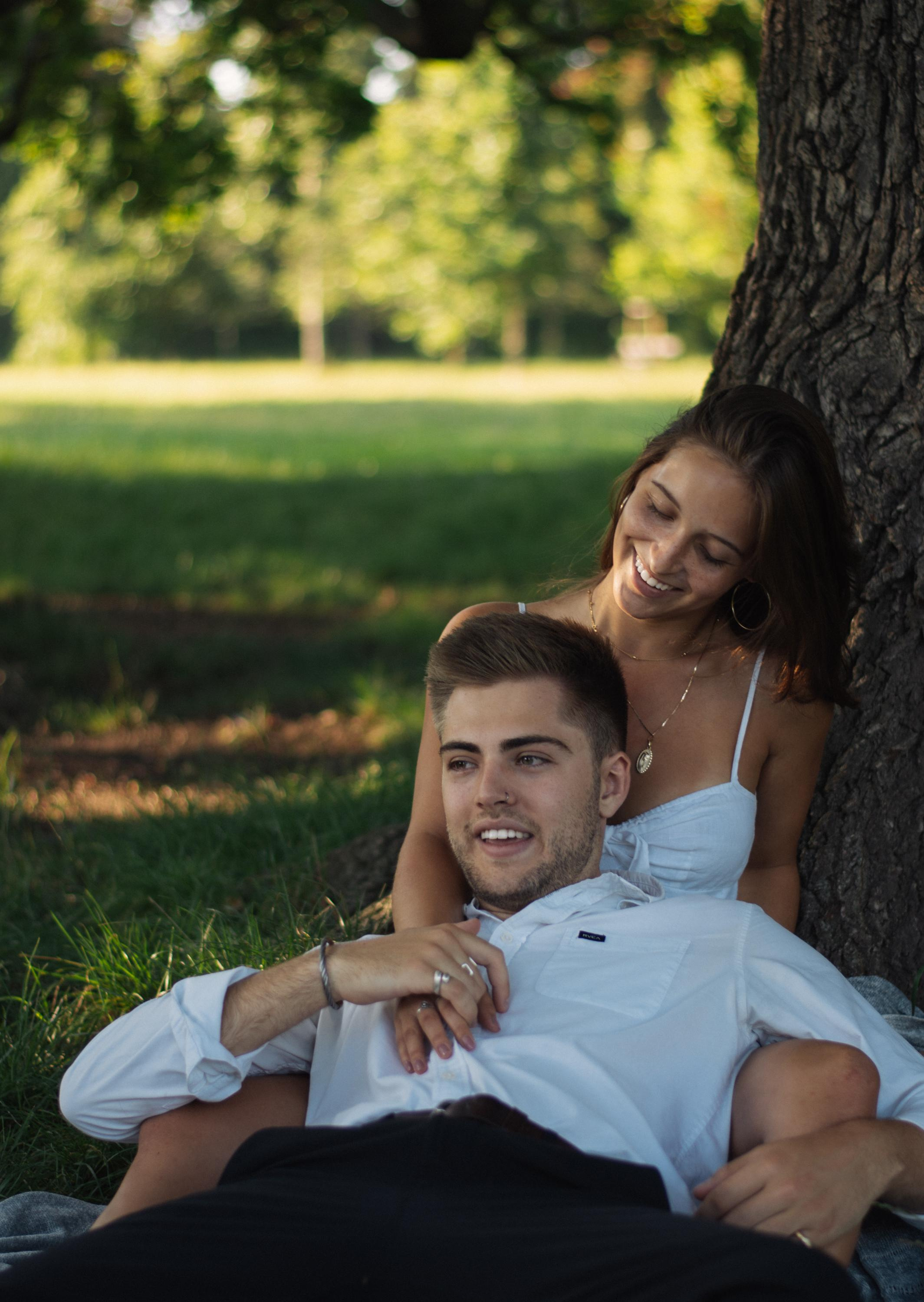 Fotógrafo de parejas en Madrid. Sesión de love story profesional. Sesión de retrato profesional. Fotógrafo en Madrid, España. Alyona Belyaninova
