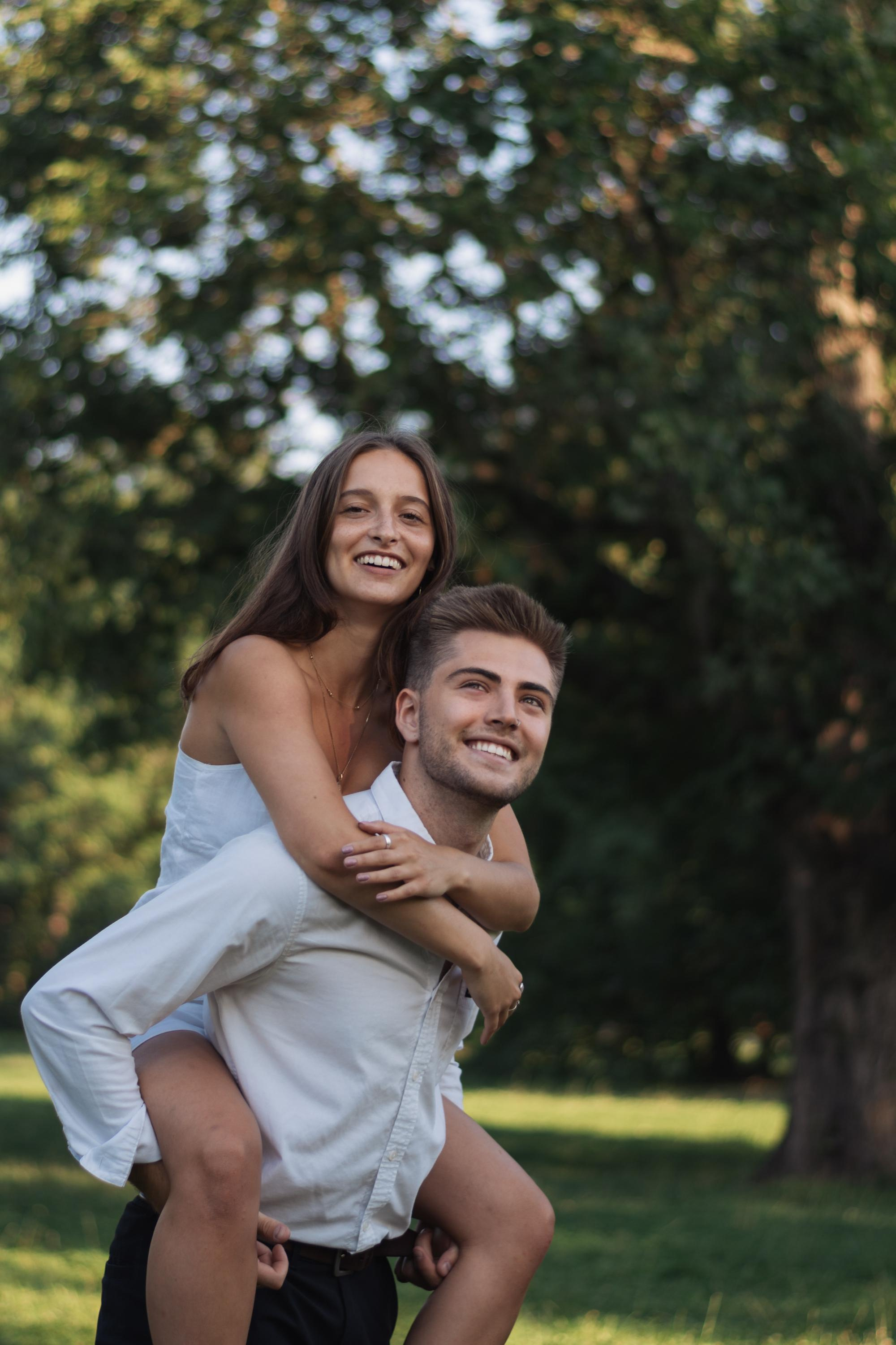 Fotógrafo de parejas en Madrid. Sesión de love story profesional. Sesión de retrato profesional. Fotógrafo en Madrid, España. Alyona Belyaninova
