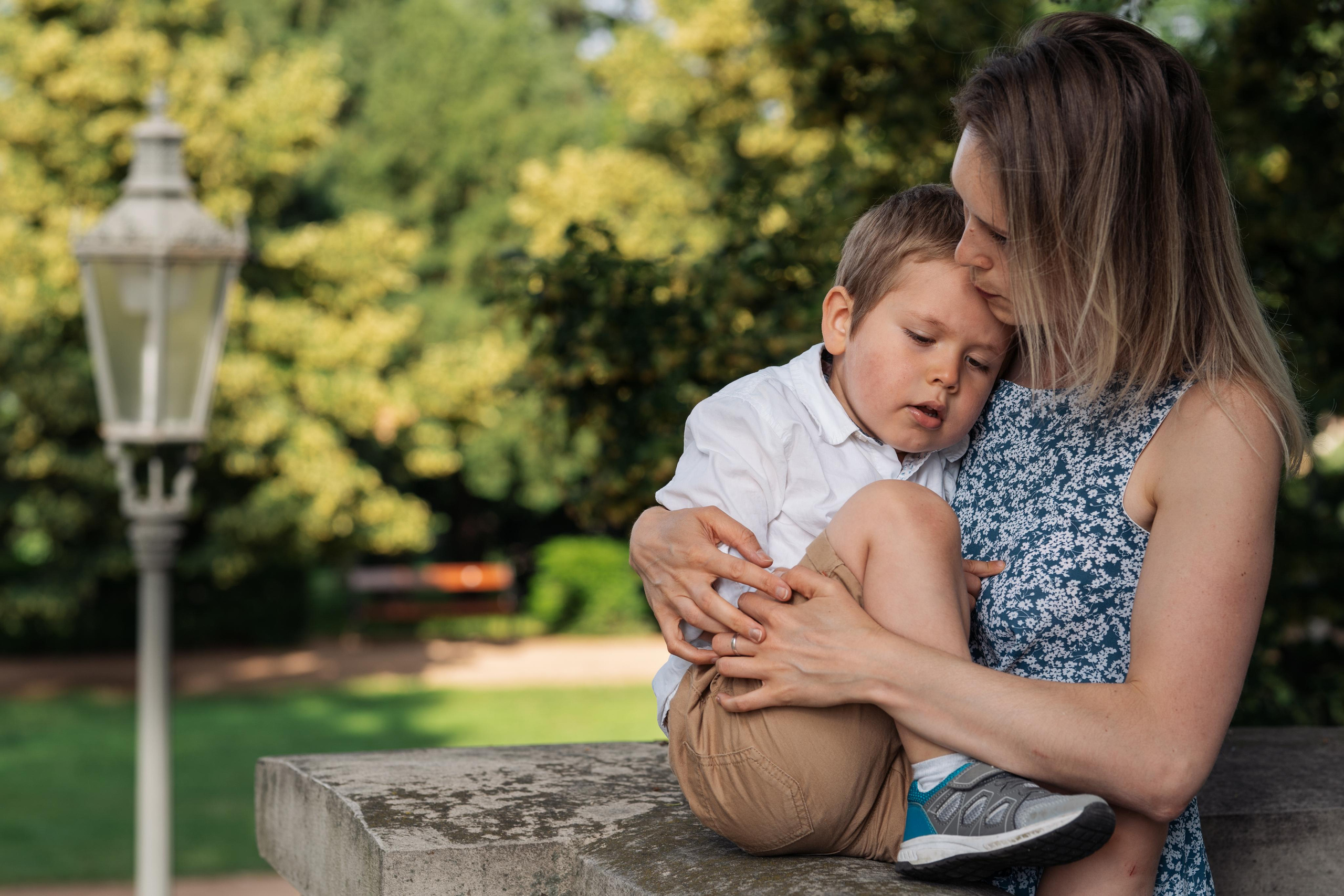 Mom and son photo session. Photographer in Madrid, Spain. Alyona Belyaninova