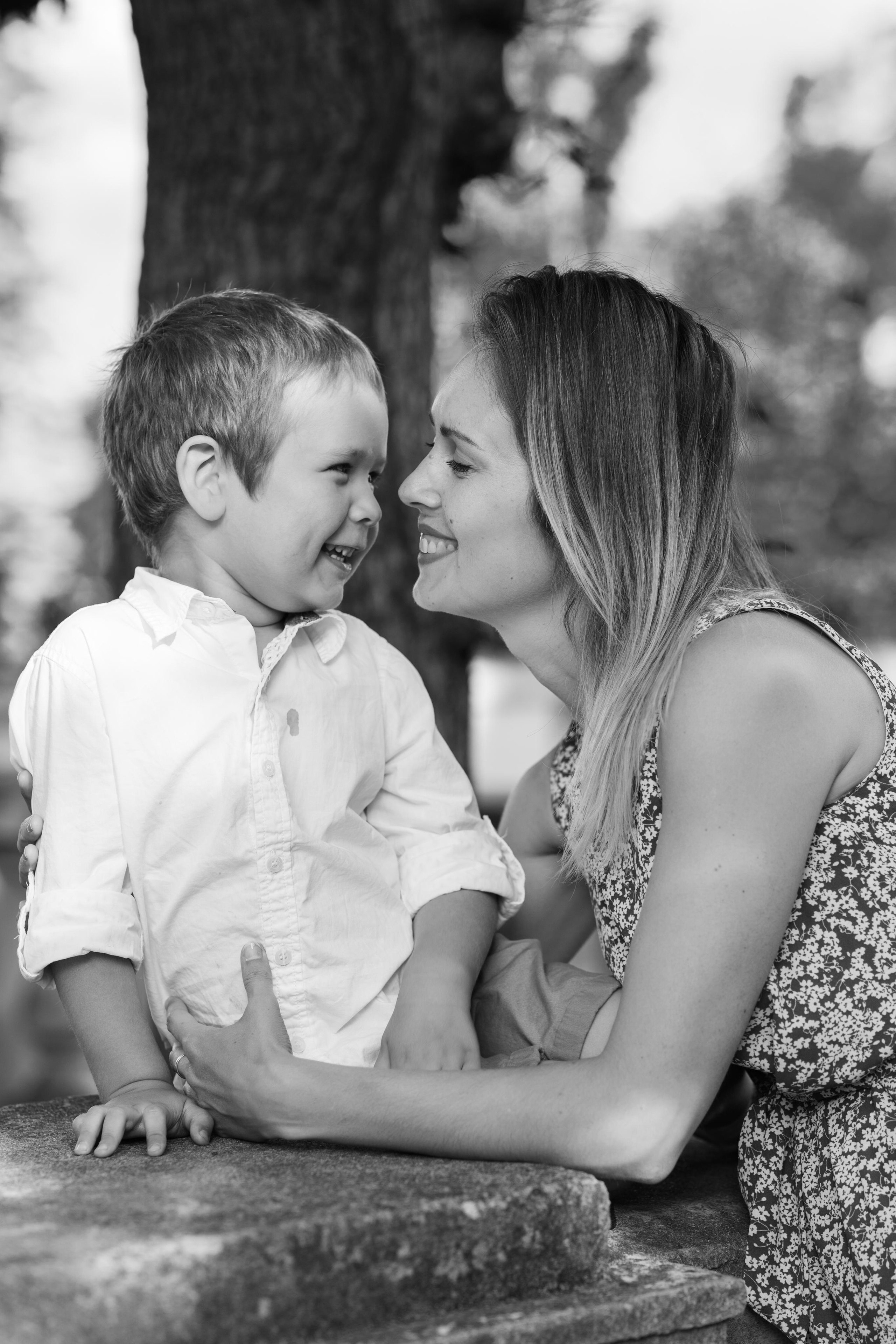 Mom and son photo session. Photographer in Madrid, Spain. Alyona Belyaninova