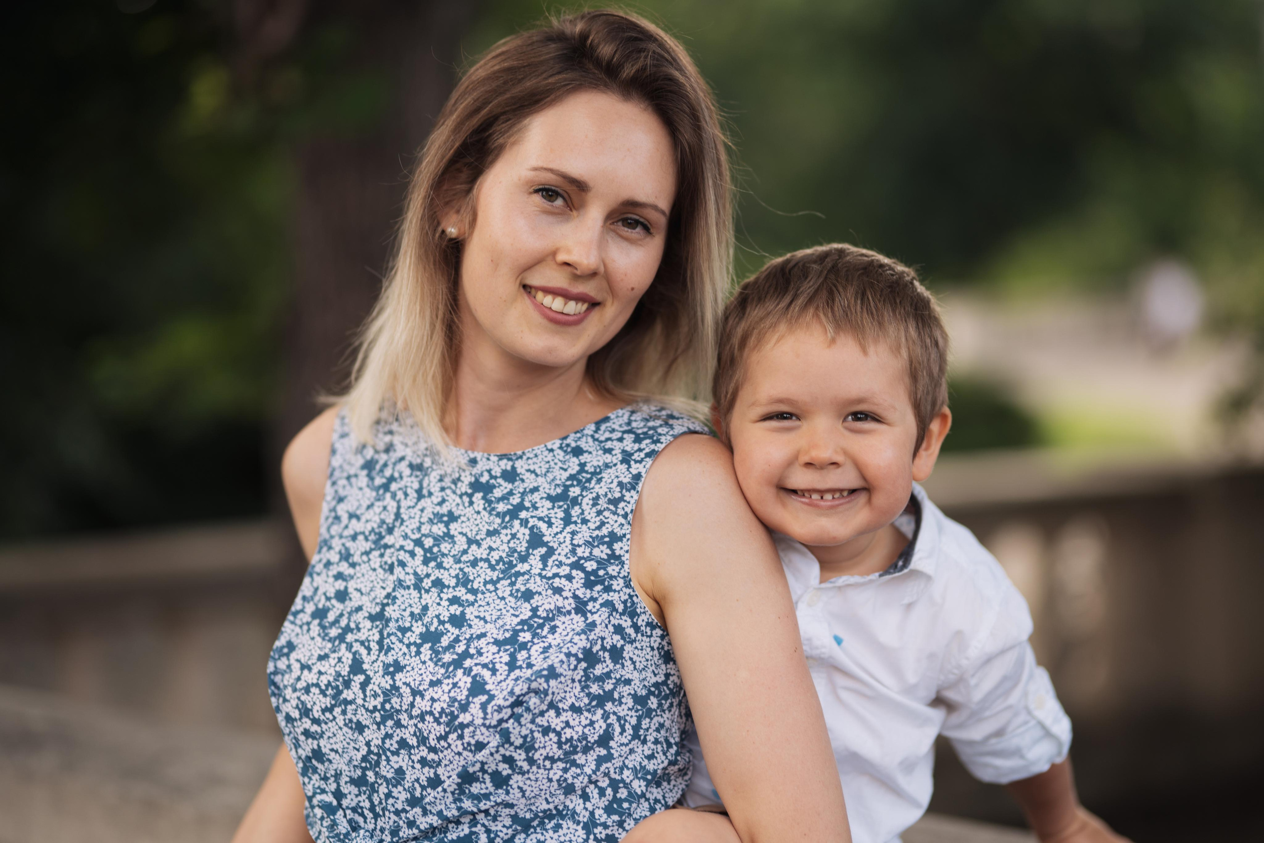 Mom and son photo session. Photographer in Madrid, Spain. Alyona Belyaninova