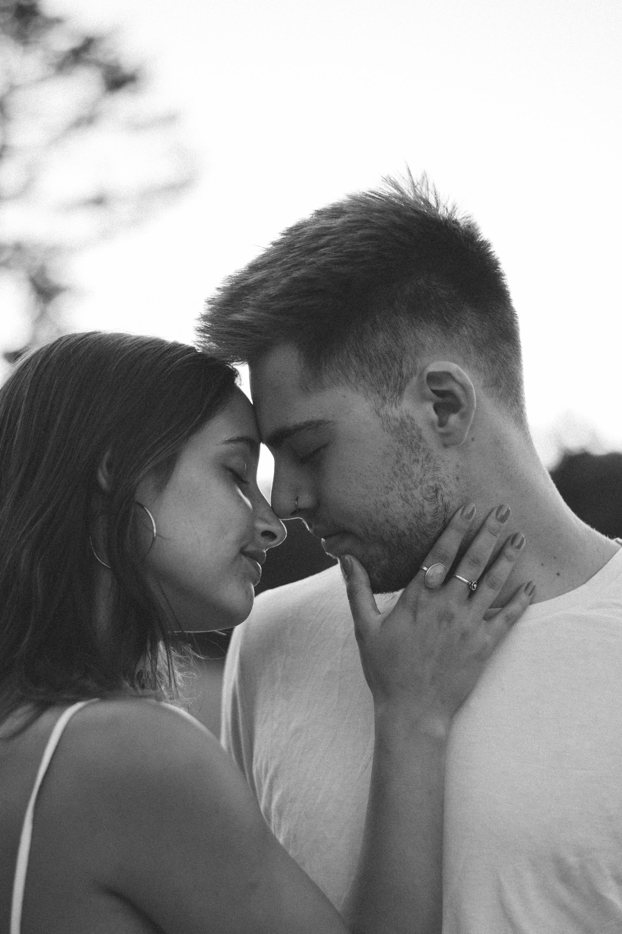 Fotógrafo de parejas en Madrid. Sesión de love story profesional. Sesión de retrato profesional. Fotógrafo en Madrid, España. Alyona Belyaninova