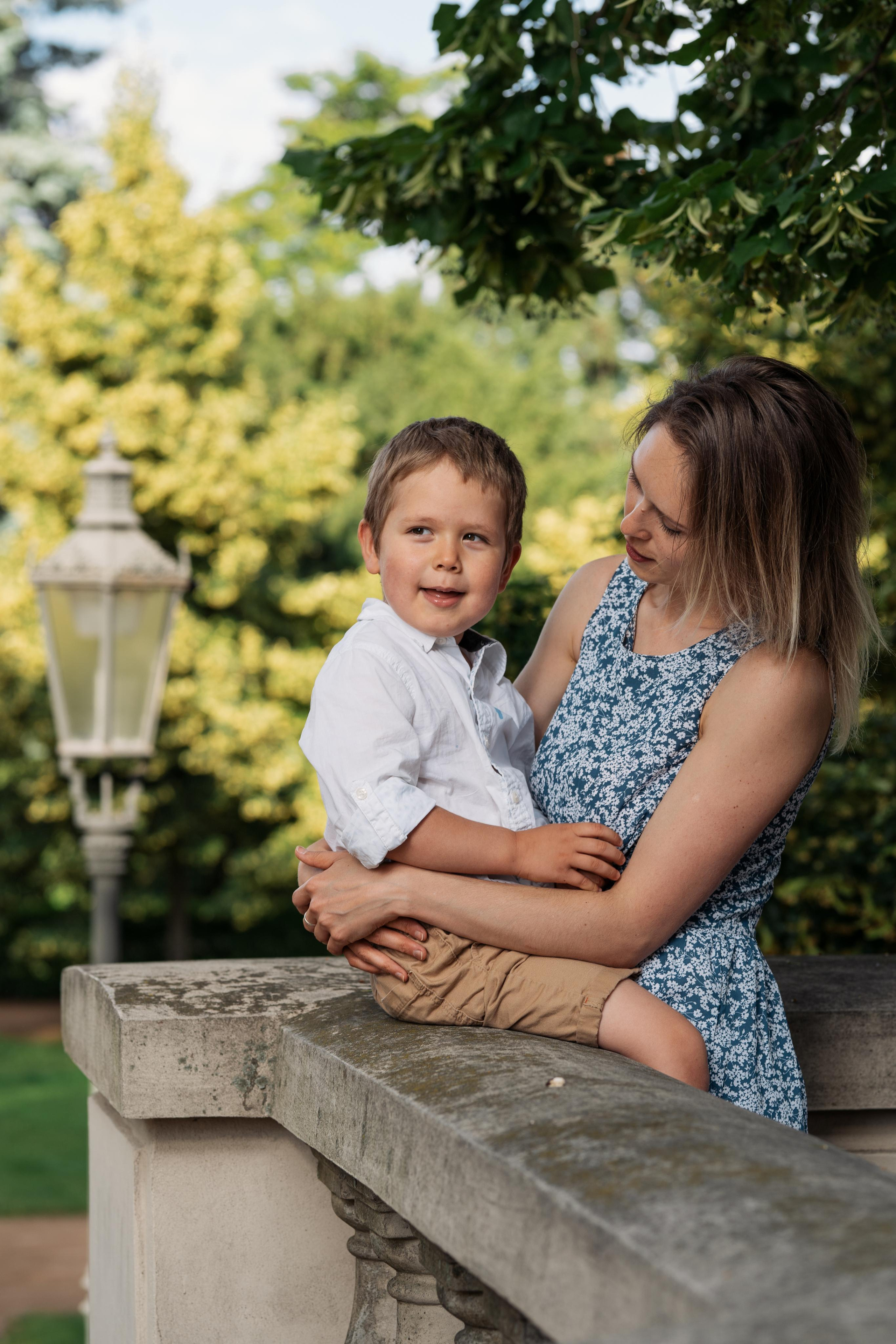 Mom and son photo session. Photographer in Madrid, Spain. Alyona Belyaninova