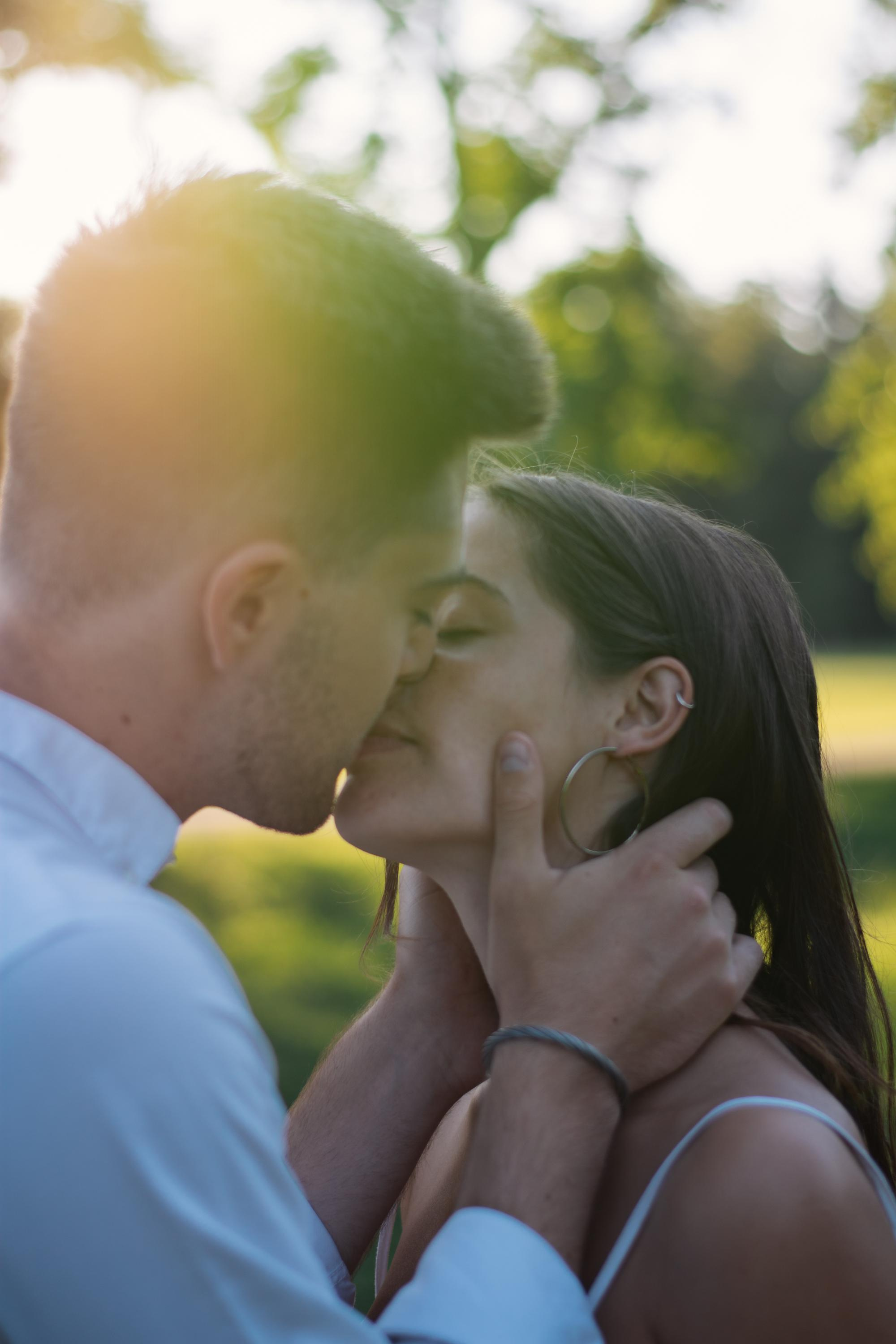 Fotógrafo de parejas en Madrid. Sesión de love story profesional. Sesión de retrato profesional. Fotógrafo en Madrid, España. Alyona Belyaninova