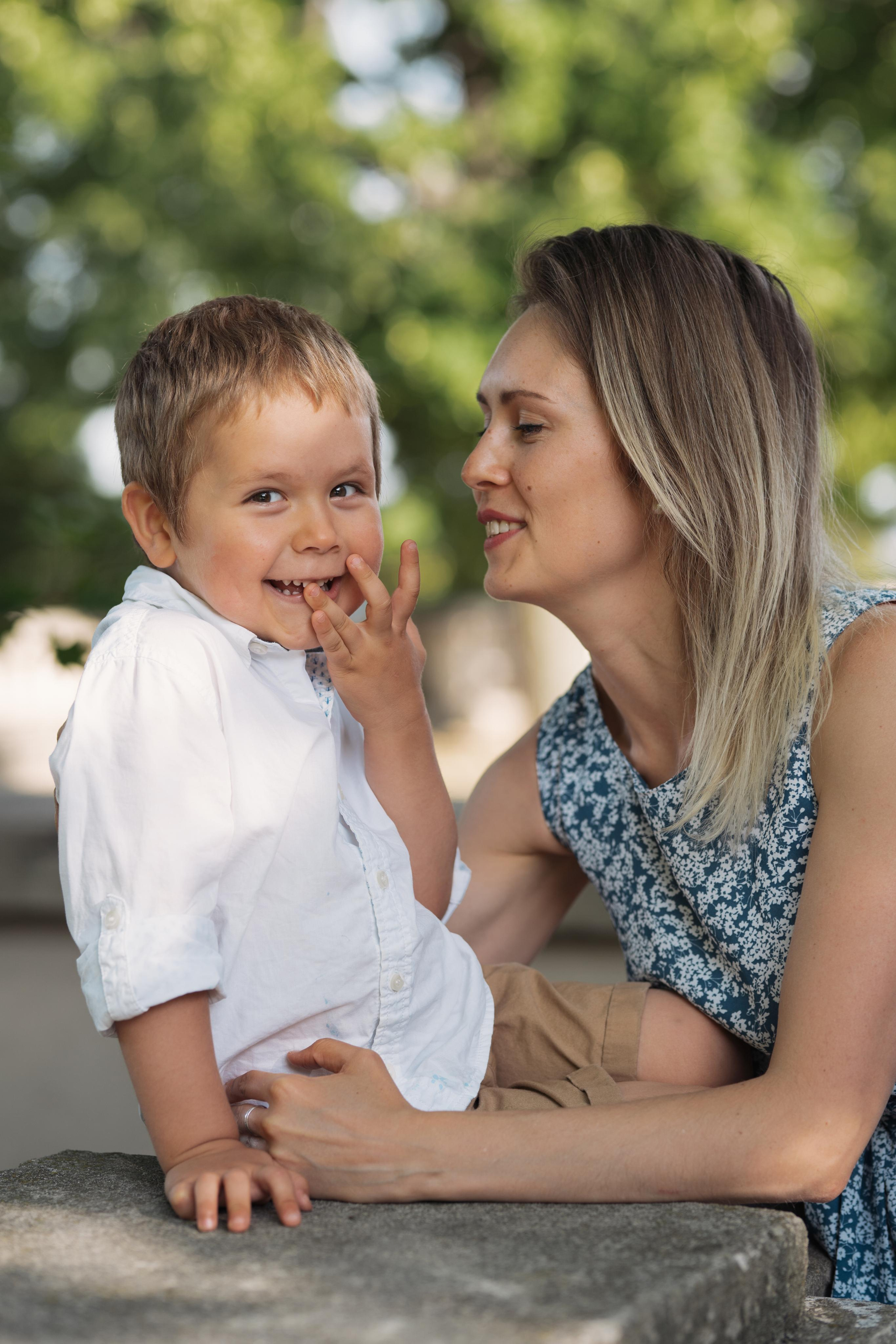 Mom and son photo session. Photographer in Madrid, Spain. Alyona Belyaninova
