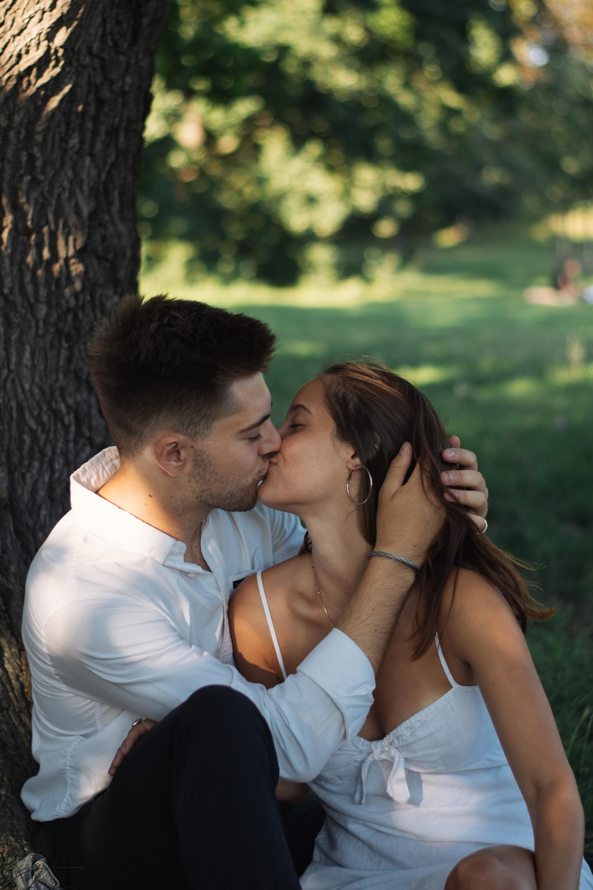 Fotógrafo de parejas en Madrid. Sesión de love story profesional. Sesión de retrato profesional. Fotógrafo en Madrid, España. Alyona Belyaninova