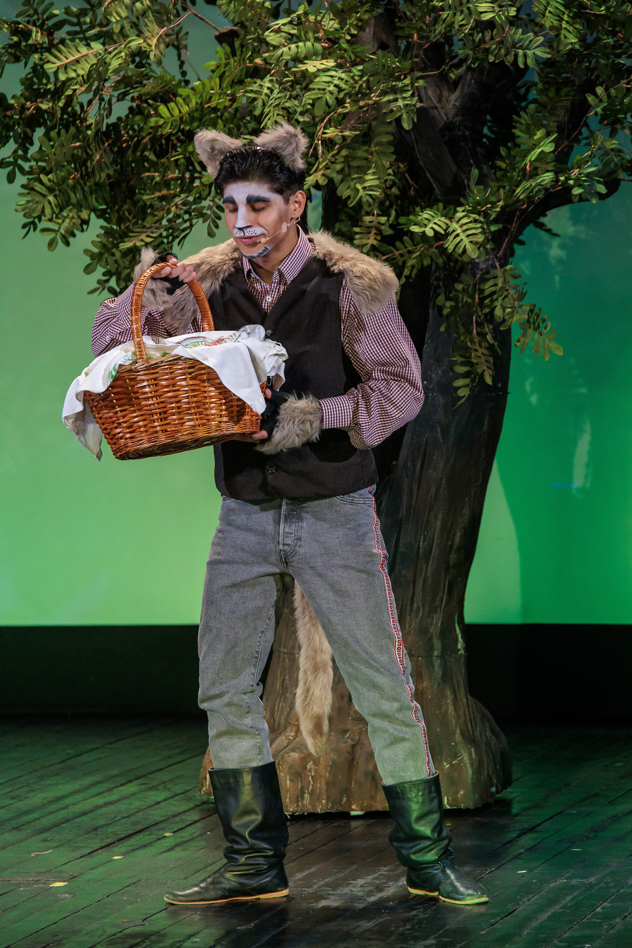 Povestea Scufita Rosie. Clounella. ✔️ Servicii foto si video in Chisinau Moldova - Cinematic.md