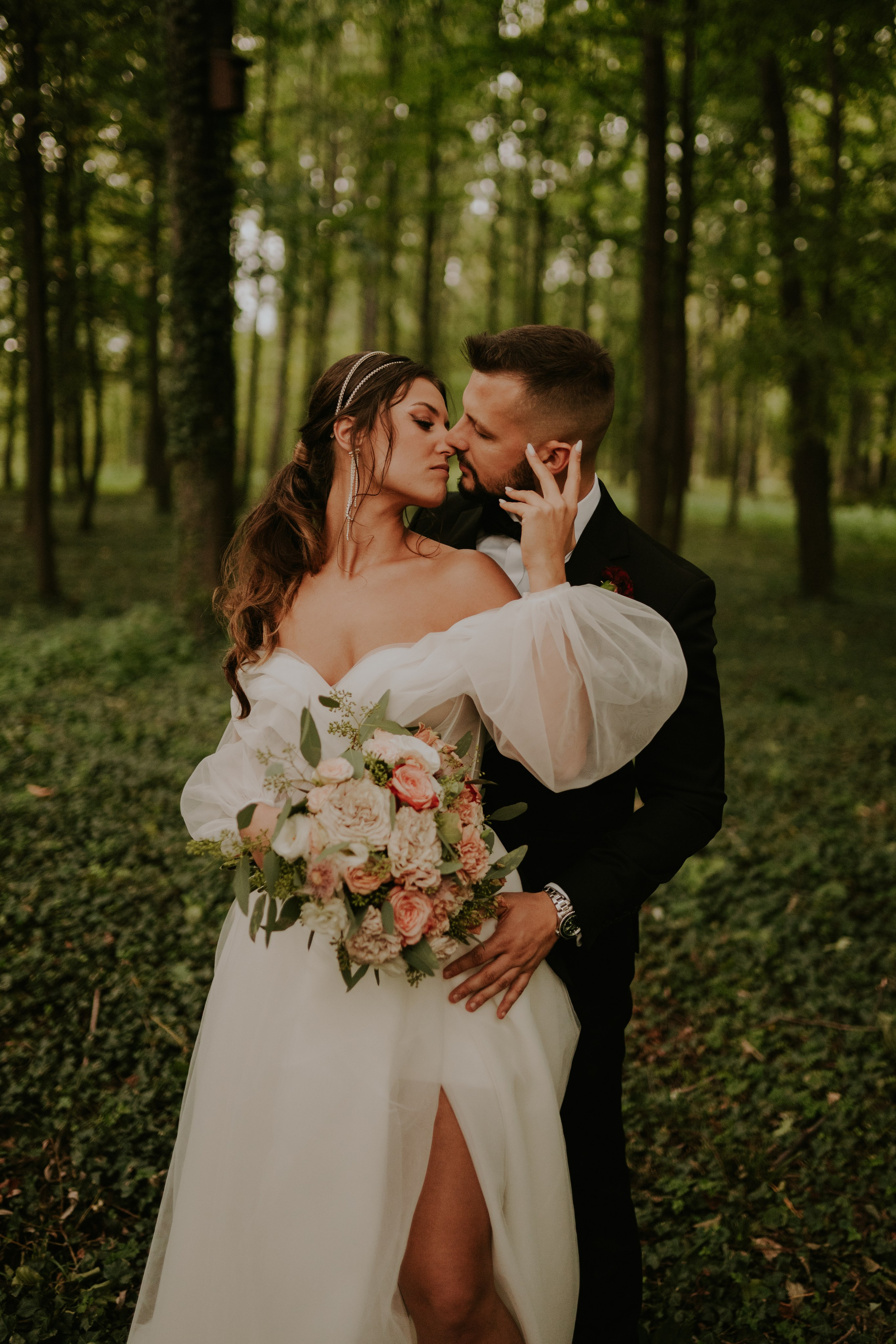 Sala Koralowa w Jaworzu: Opowieść o ślubie Nikoli i Kacpra. Karkowskafoto - fotografia miłości