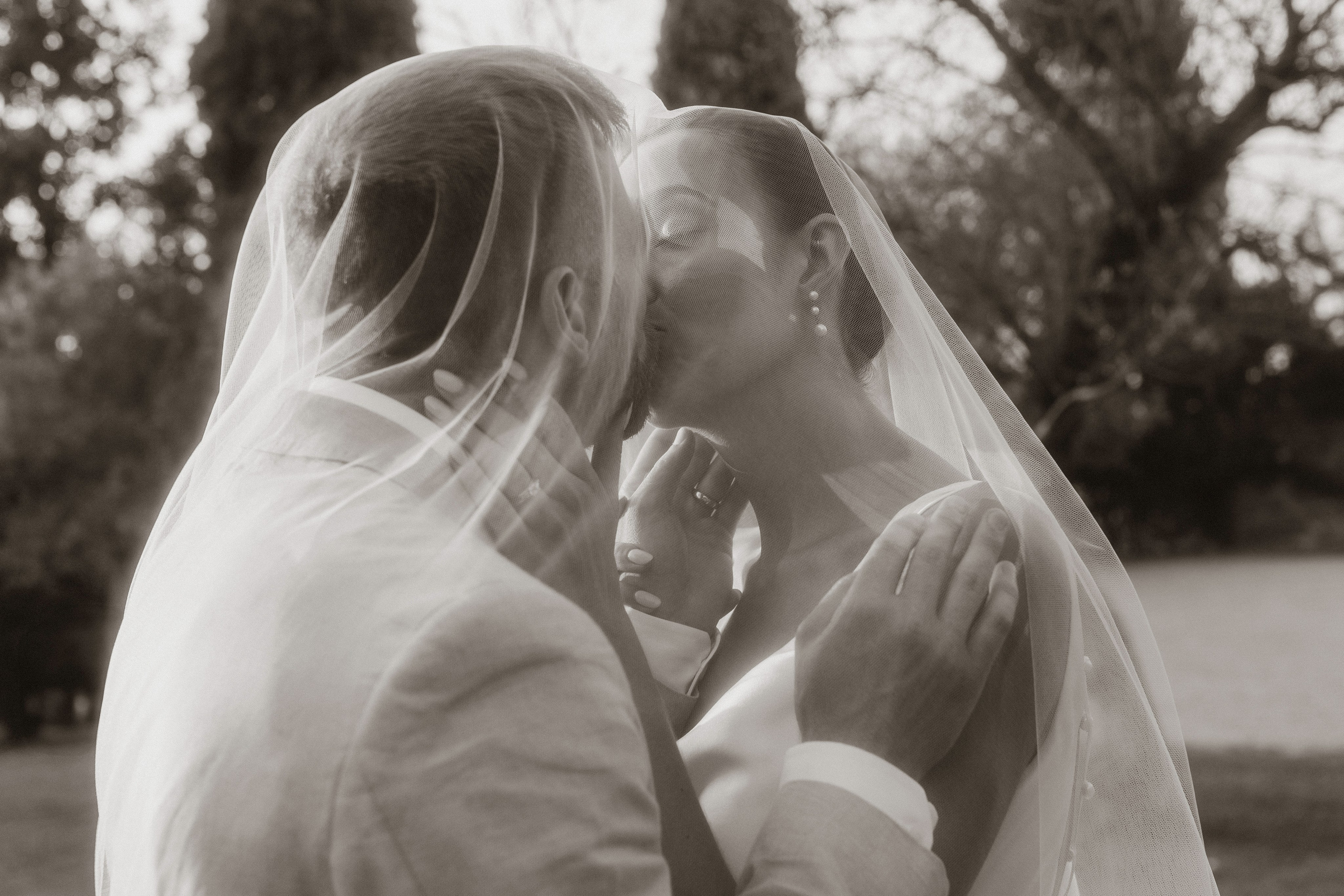 Lauren & Jamie. Hotel Castell d’Emporda. Paola wedding photographer / videographer in Barcelona