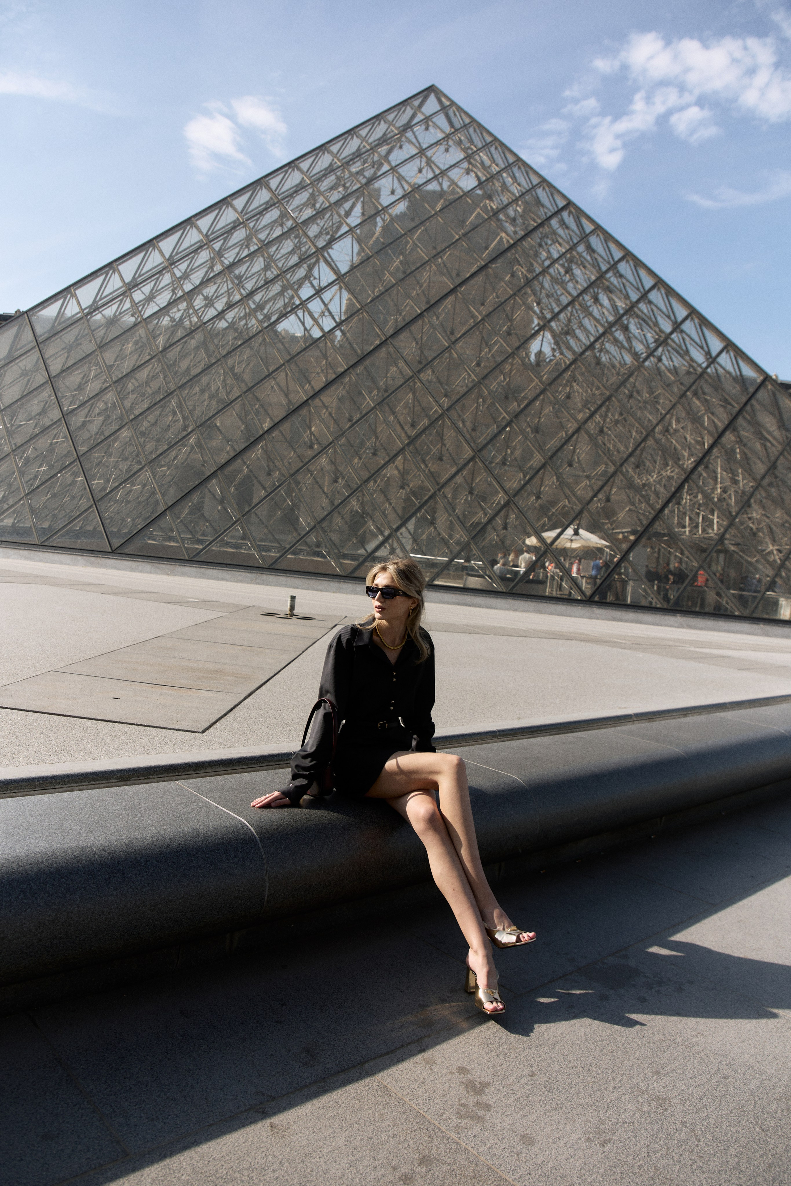 Victoria. Photographer in Paris