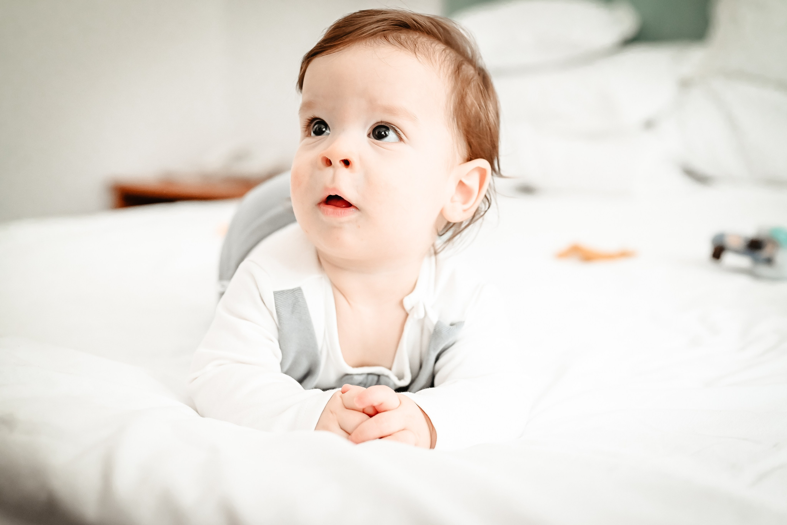 Portret bebeluș botezat – emoție și lumină capturate de Ana Maria Drăgan