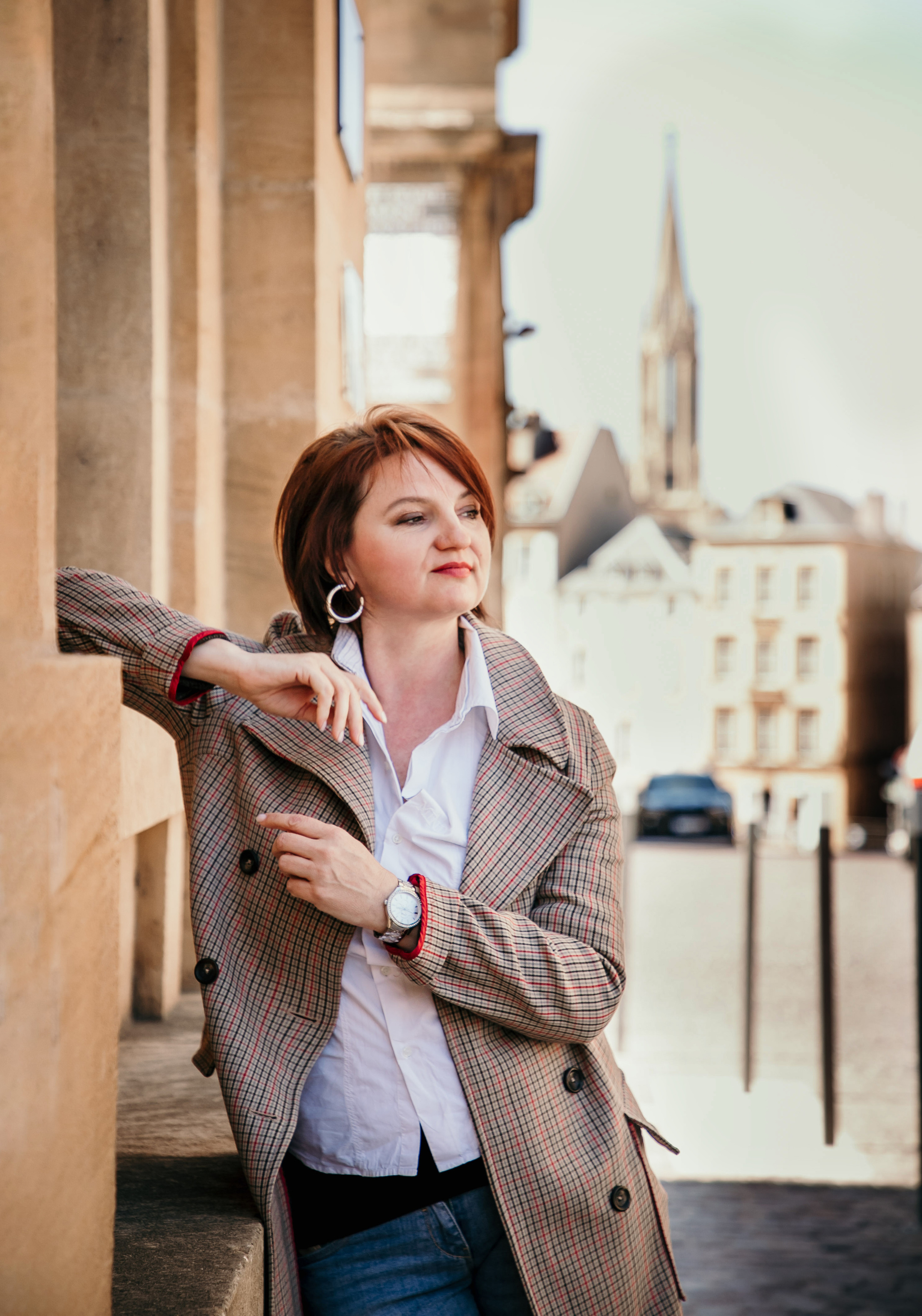 Photoshoot dans le jardin au printemps. Je suis Olga, votre photographe de famille à Metz et dans toute la France