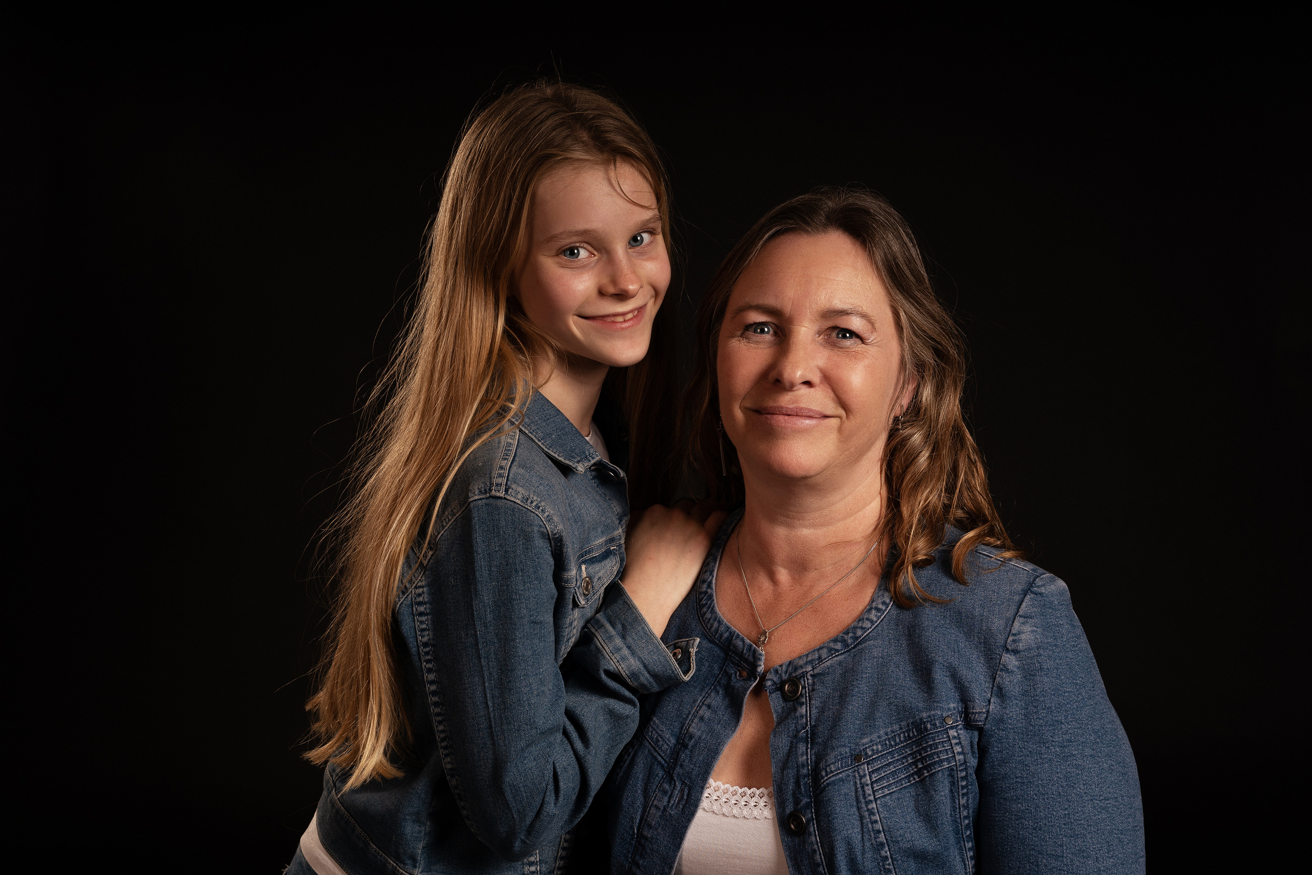 Tanja & Leandra. Tatyana Van Hedent een fotograaf te Zele, Oost-Vlaanderen