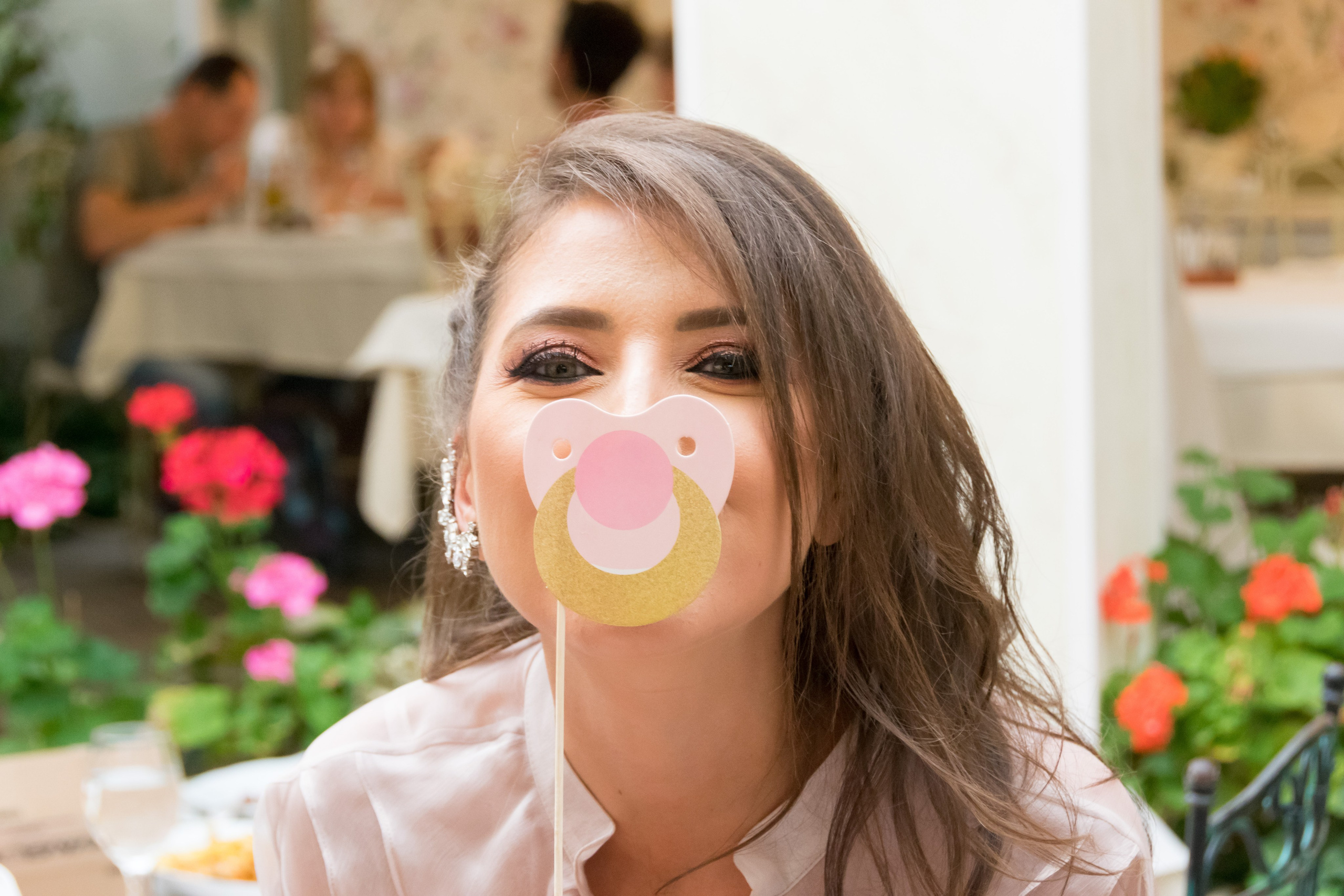 Fotograf botez, sedinta foto acasa, fotografii cu bebe, fotograf profesionist botez Bucuresti, sedinta foto de familie, sedinta foto cu bebe, fotografii la botez acasa, fotografii pregatiri bebe, botezul bebelusului, obiceiuri la botez, fotograf pentru botez, oferta foto botez, fotograf profesionist Bucuresti, botez restaurant Zexe