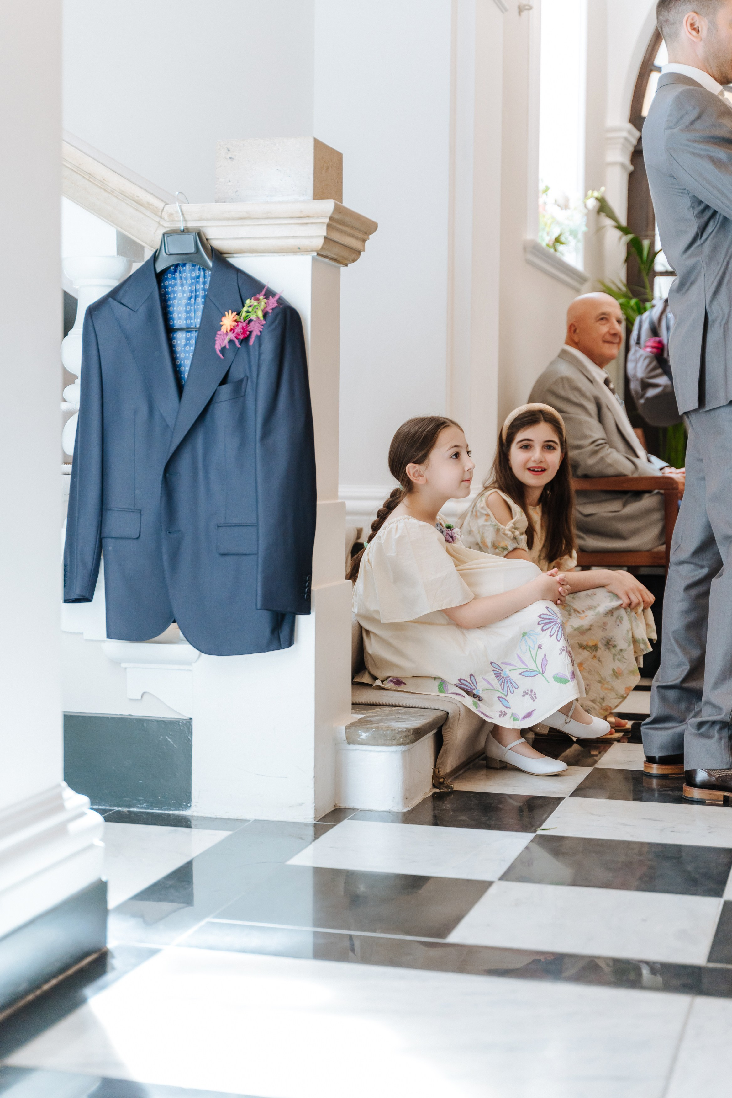 Civil ceremony at Chelsea Old Town Hall,  Wedding in Chelsea, Wedding in London,  wedding photographer in Chelsea, wedding photographer in London, wedding photographer London, documentary wedding photography, stylish wedding photos, creative wedding photographer UK, wedding photographer for international couples, natural wedding photography, London wedding photos, Ekaterina Romanova, Russian speaking wedding photographer, быстрый фотограф на свадьбу Лондон, креативный свадебный фотограф, свадебный фотограф Великобритания