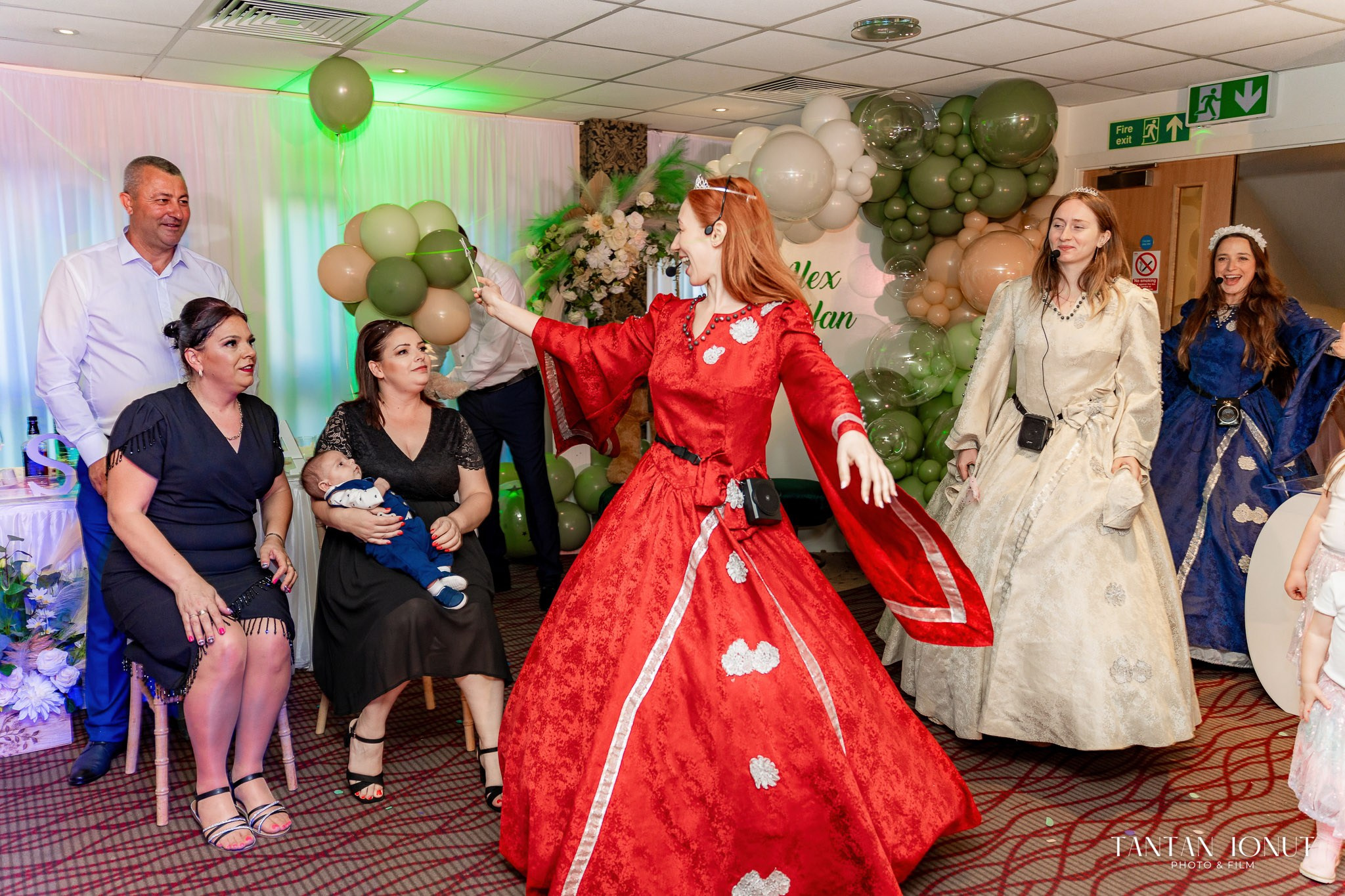 Amintiri de Neuitat la Botez - Ionut Tantan Foto & Film. TANTAN IONUT FOTO & FILM