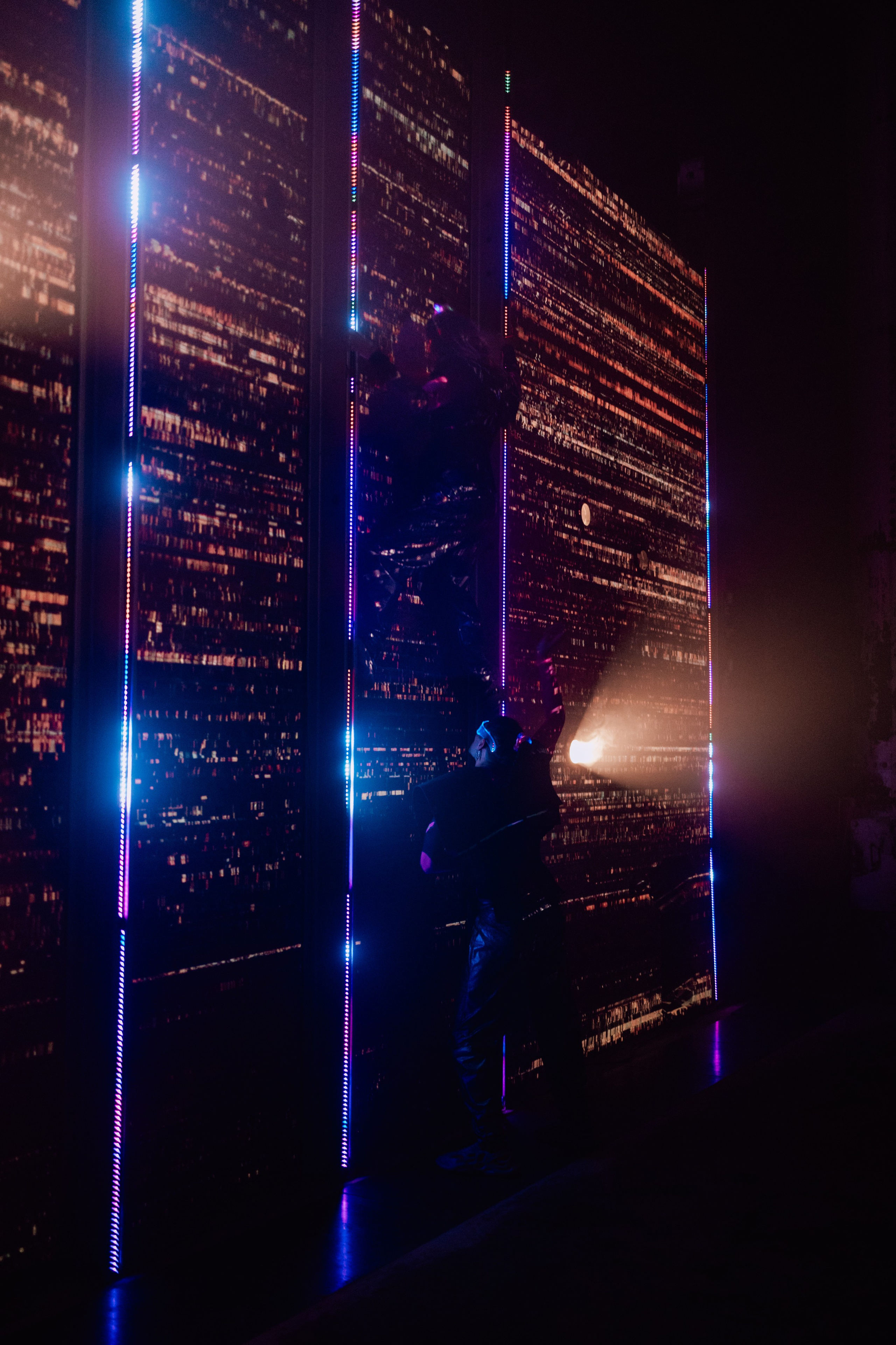 /ENGINE/ MULTIMEDIA INSTALLATION / CURIOSITY MEDIA LAB. Tim Katerinko — Visual Storytelling for Brands, Culture & Events