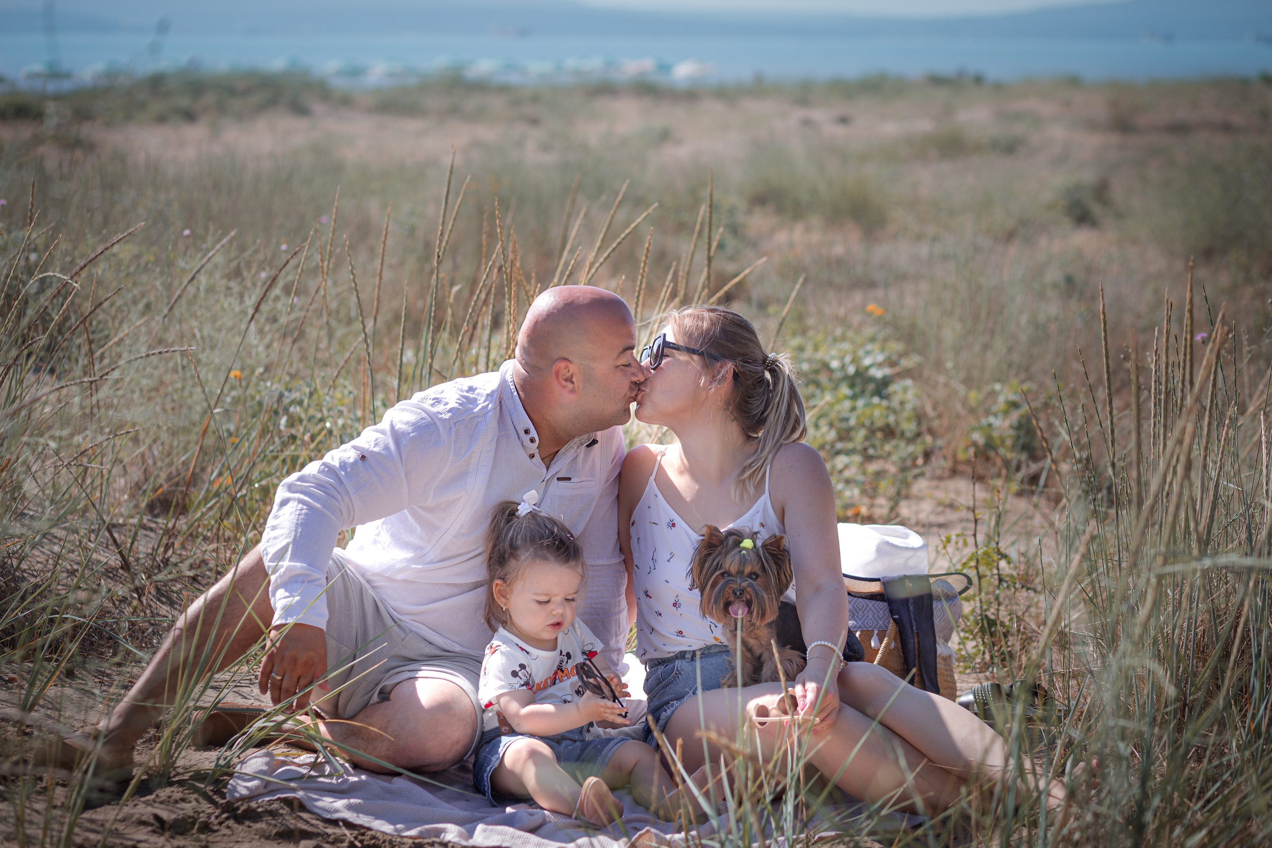 Семейни фотосесии. Фотограф Бургас. Фотосесии в студио и на открито, портрети, заснемане