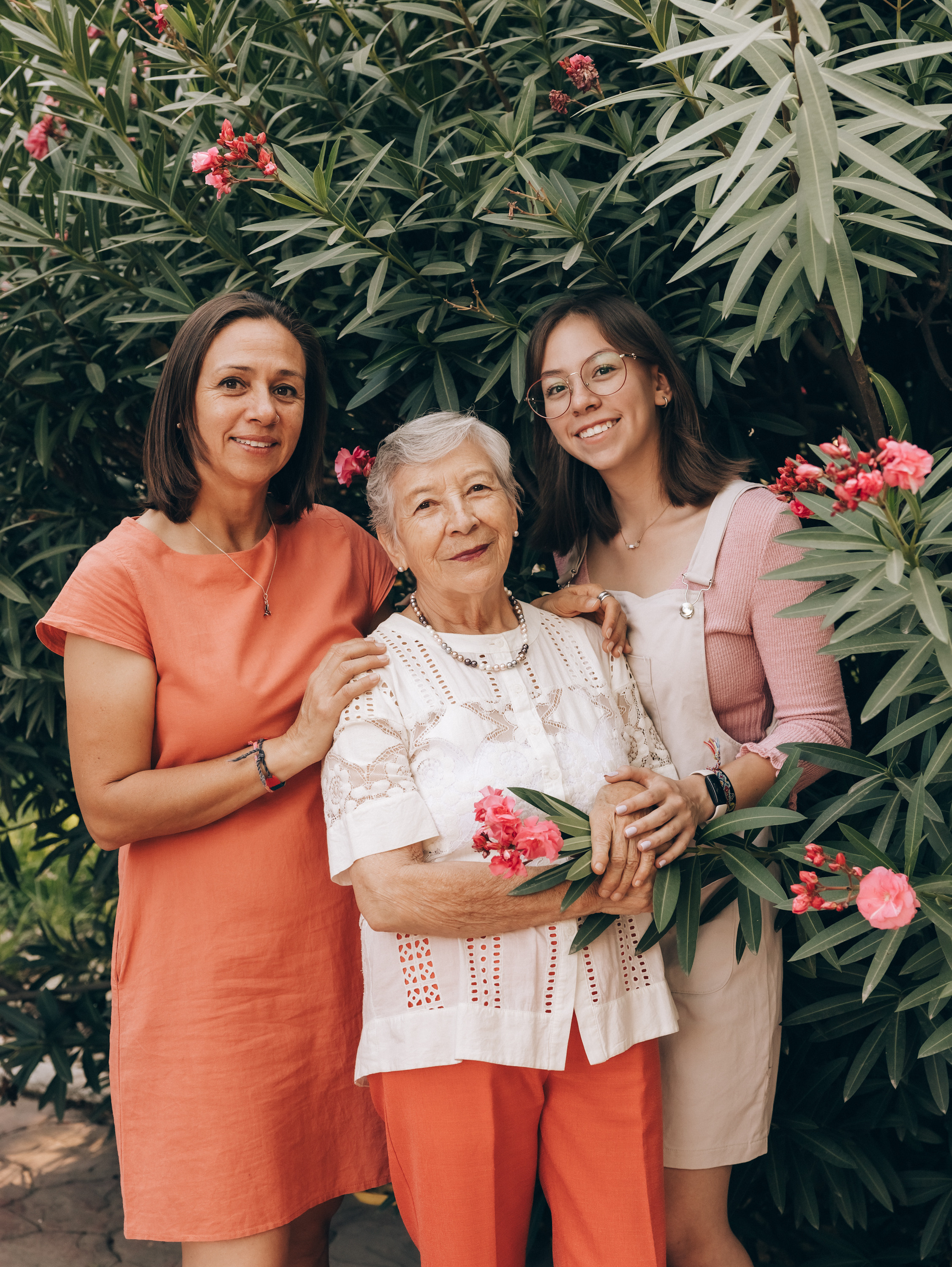 Three Generation Of Women. Lifestyle and Family Photographer in Pisek Oxana Telupilova