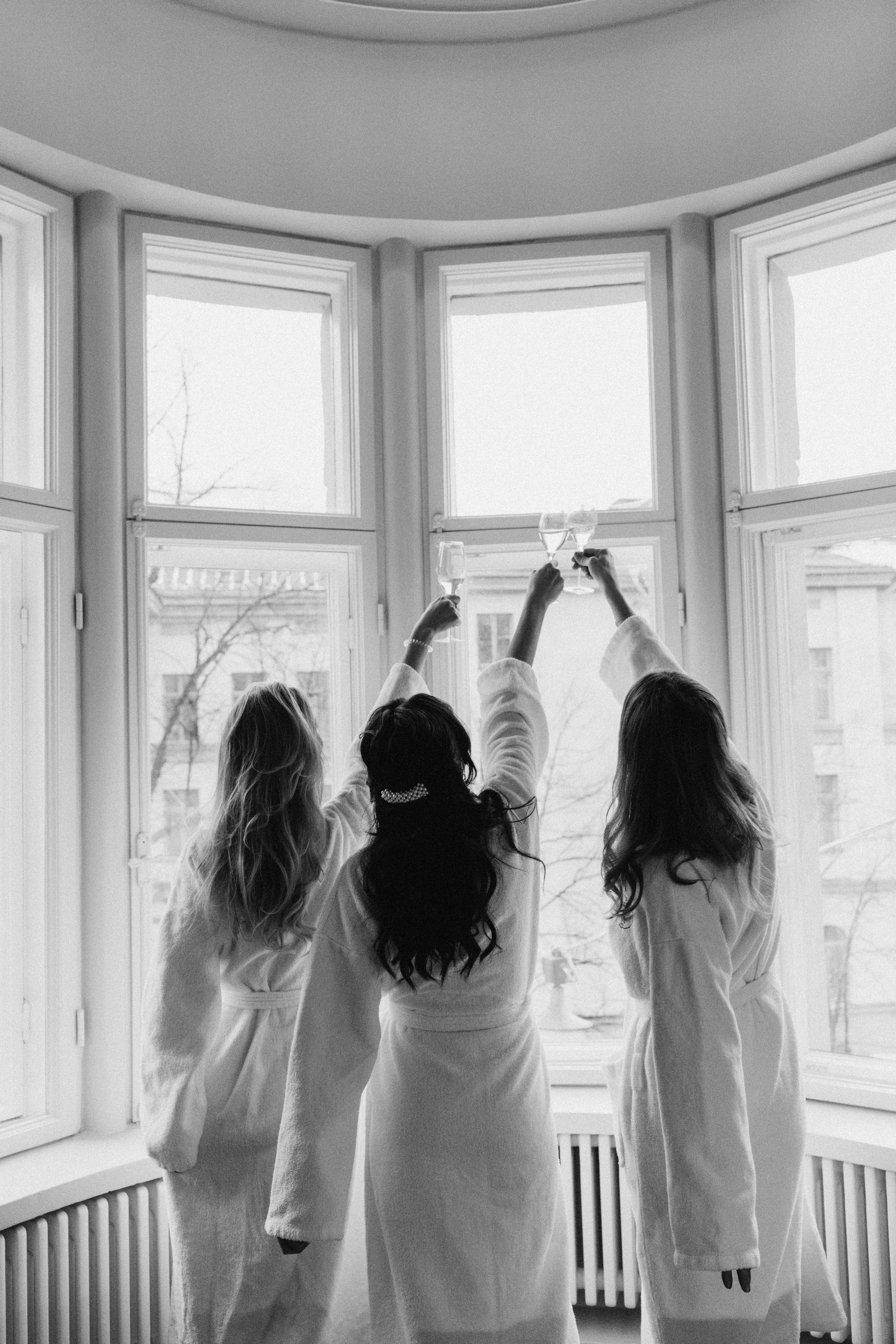 Wedding, city wedding, couple, lovestory, potrait. Wedding and portrait photographer in Helsinki Vickan O