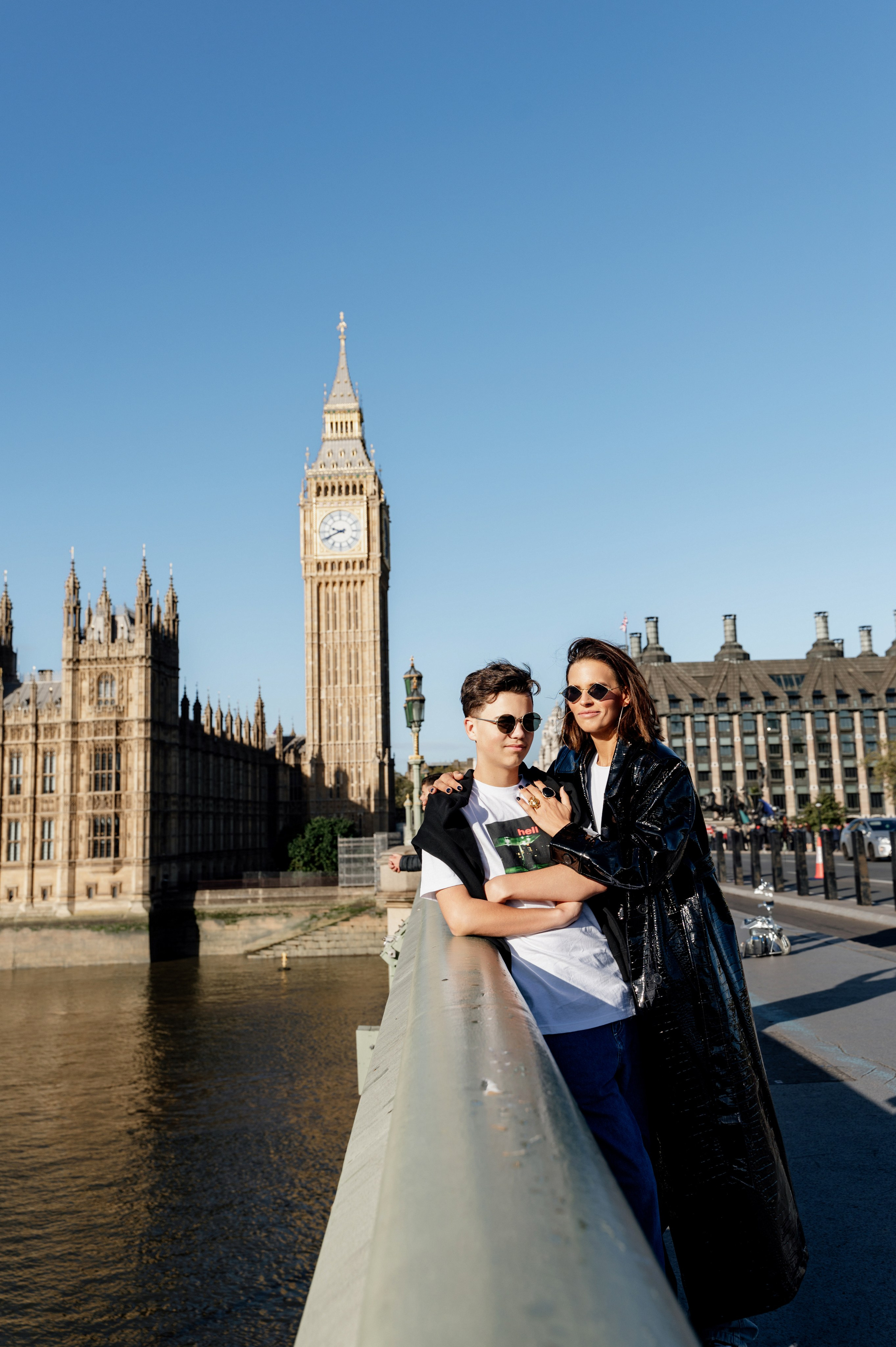 Tower Bridge+Westminster Carmela with son. FAMILY AND WEDDING PHOTOGRAPHER IN LONDON MARINA RIVA