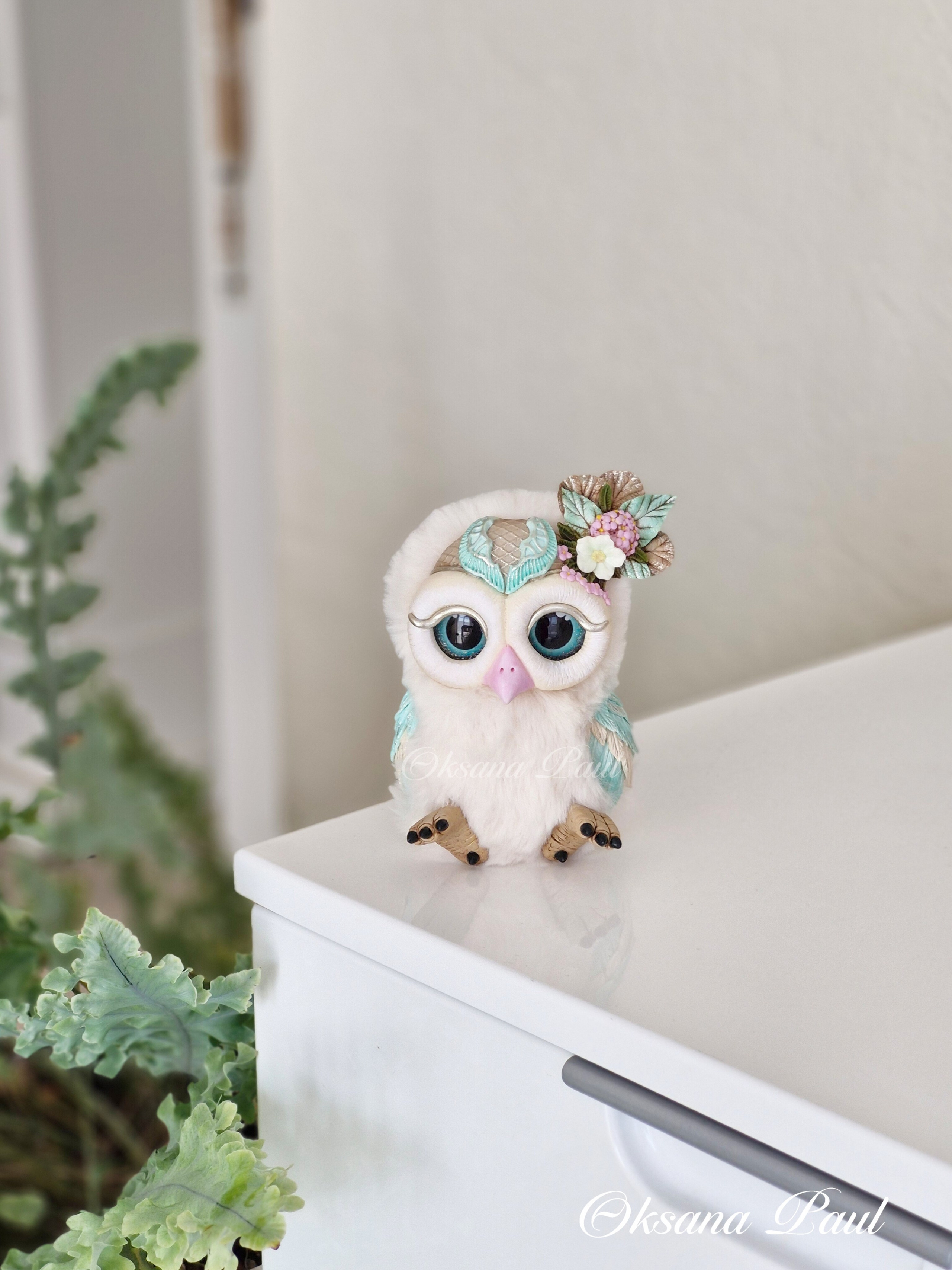 Авторская фигурка совы, ручная лепка и текстиль, смешанная техника — Оксана Пауль.Handgemachte Eulenfigur, Mixed-Media, Stoff und Modelliermasse — Oksana Paul.