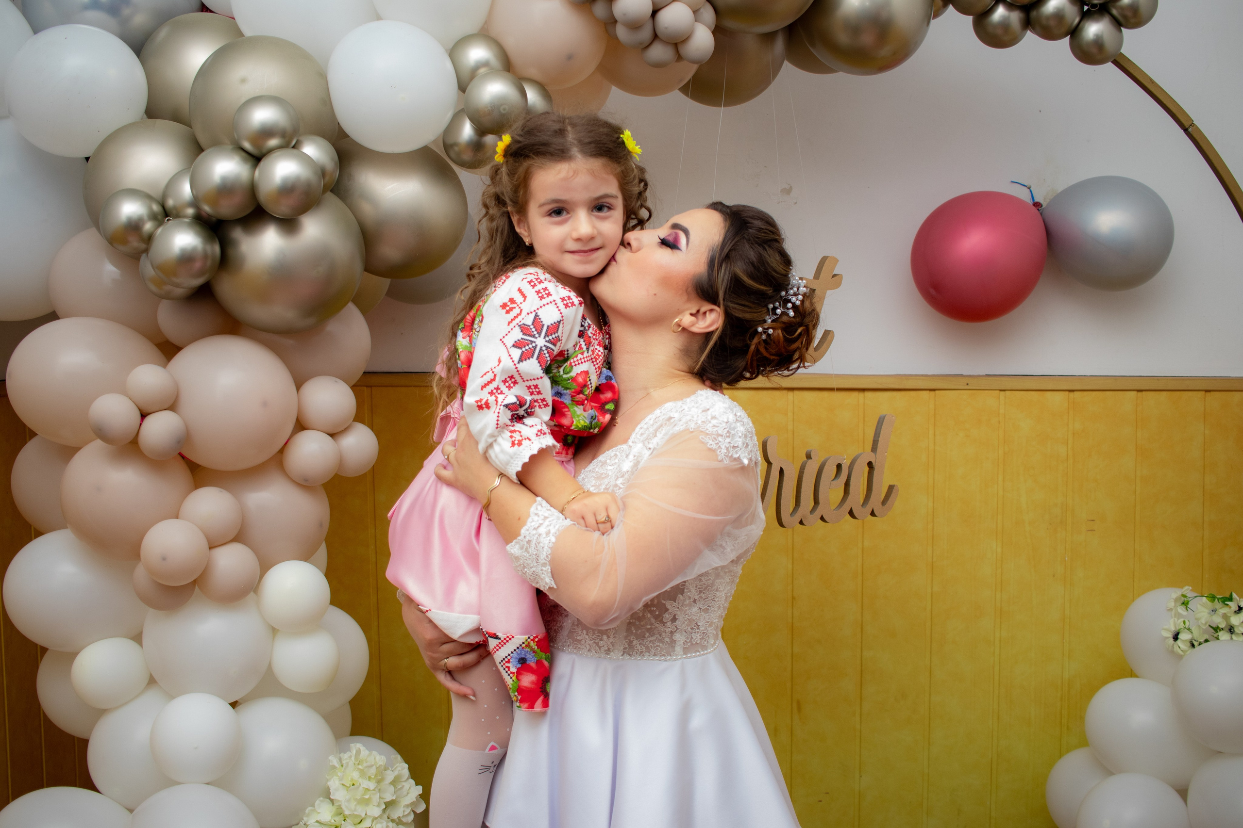 Ramona & Sebi. Fotograf si videograf — evenimente si studio