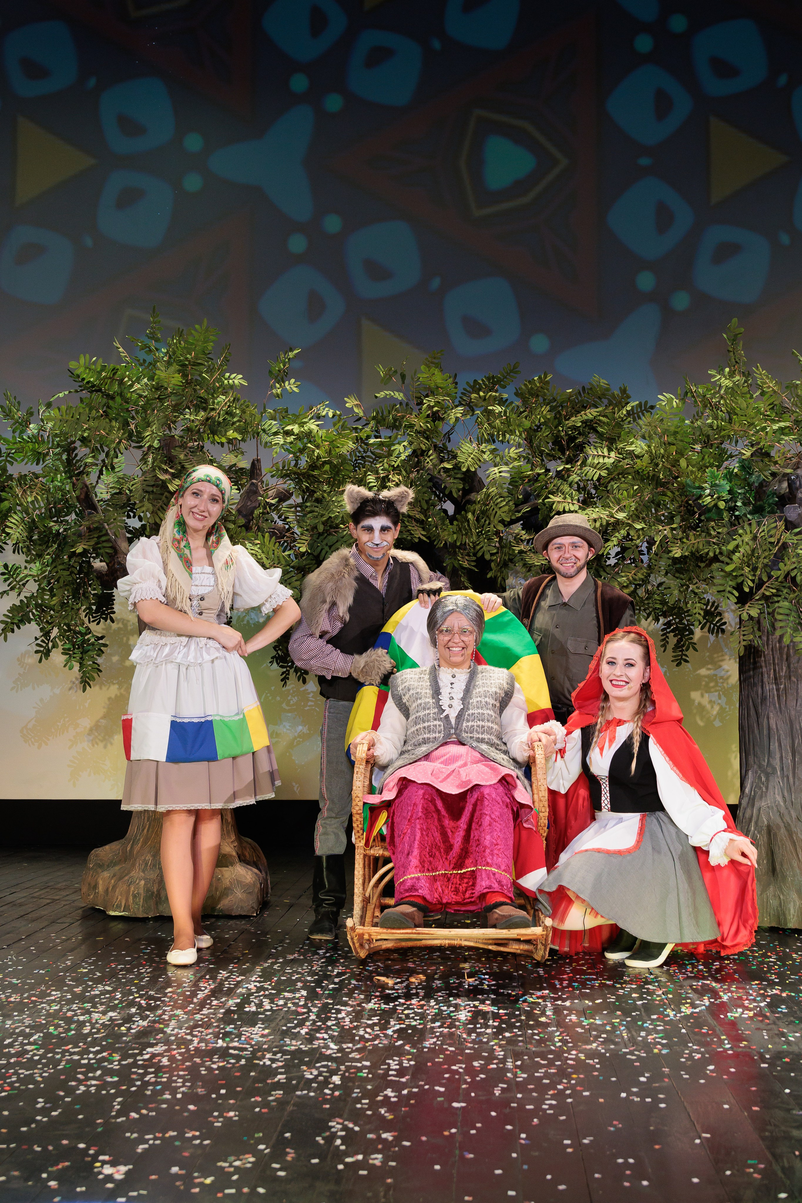 Povestea Scufita Rosie. Clounella. ✔️ Servicii foto si video in Chisinau Moldova - Cinematic.md