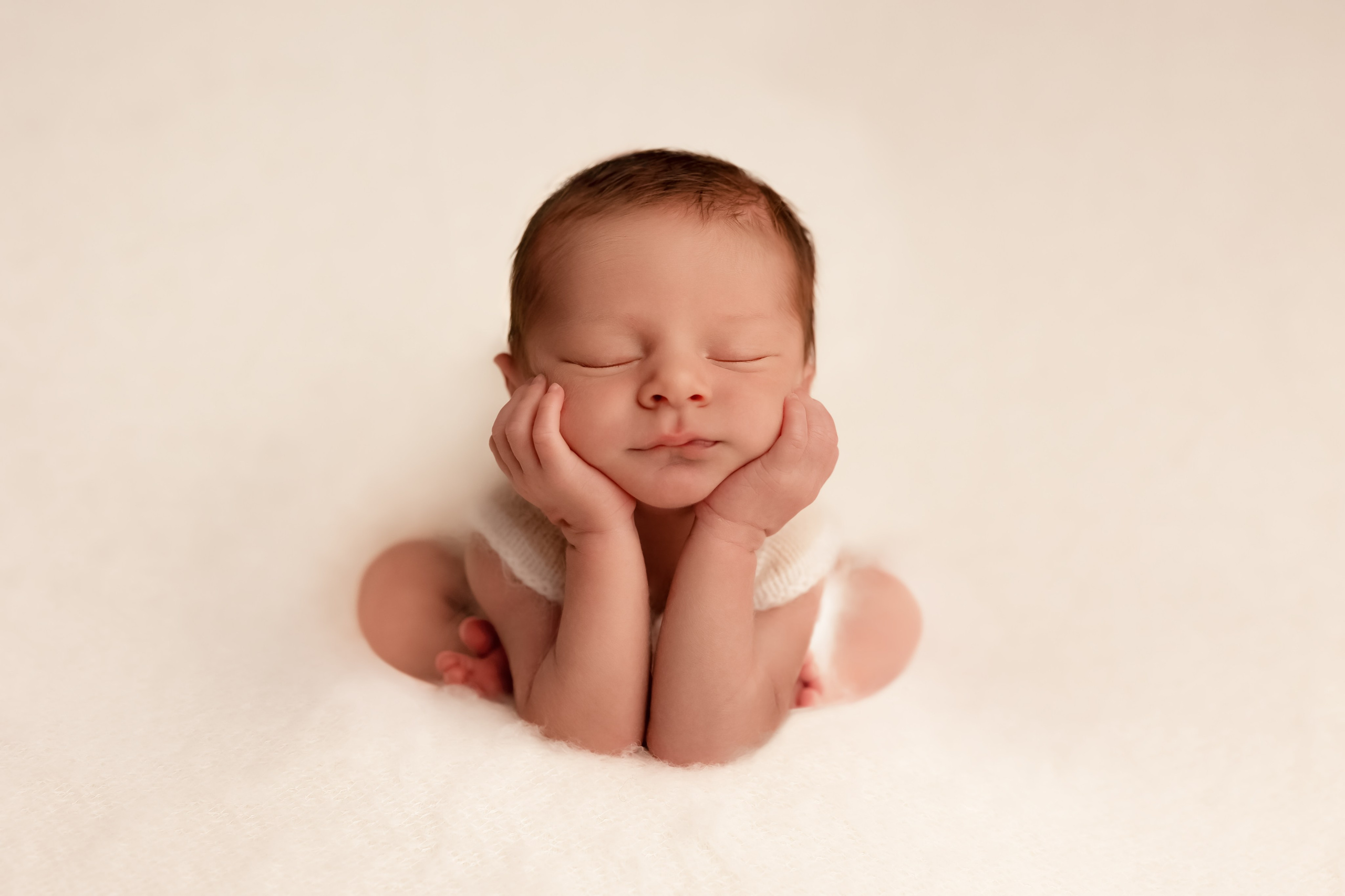 LEONARDO NEWBORN. Yulisphotography Ravenna - Fotografo Romagna // Fotografo Gravidanza