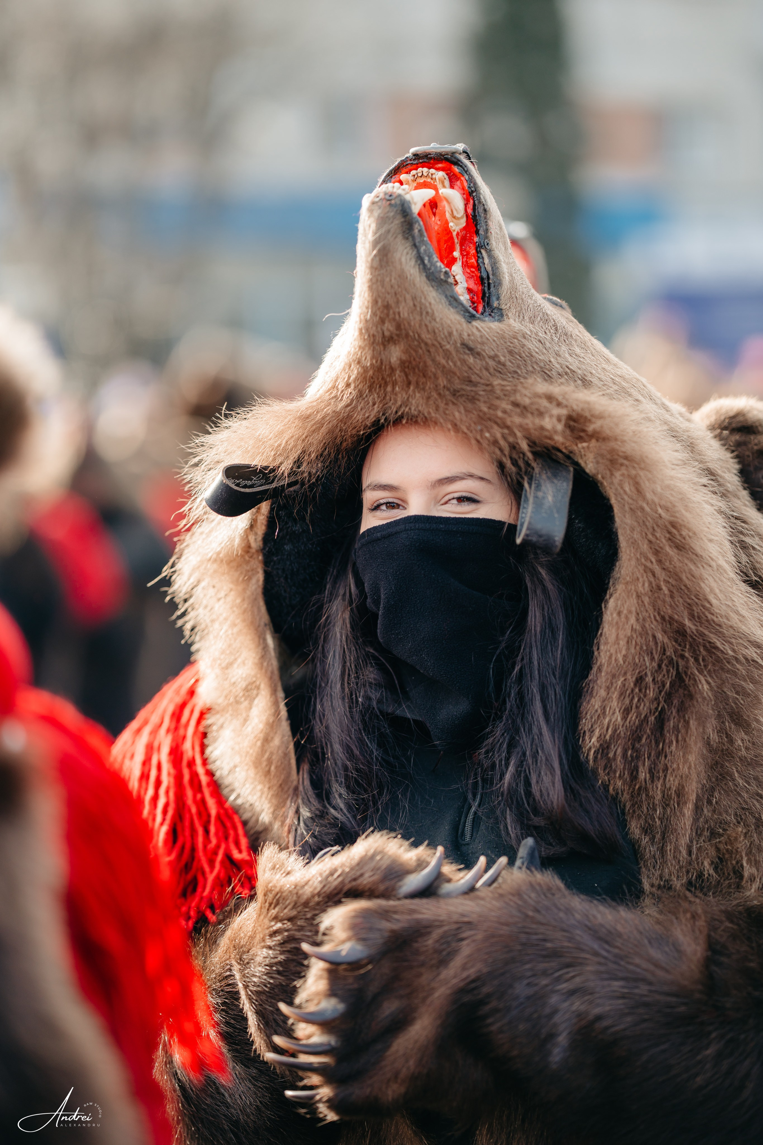 Ediția a XXVII-a a Festivalului de Datini și Obiceiuri Strămoșești Comănești. Raw Studio. Fotograful tau de nunta!