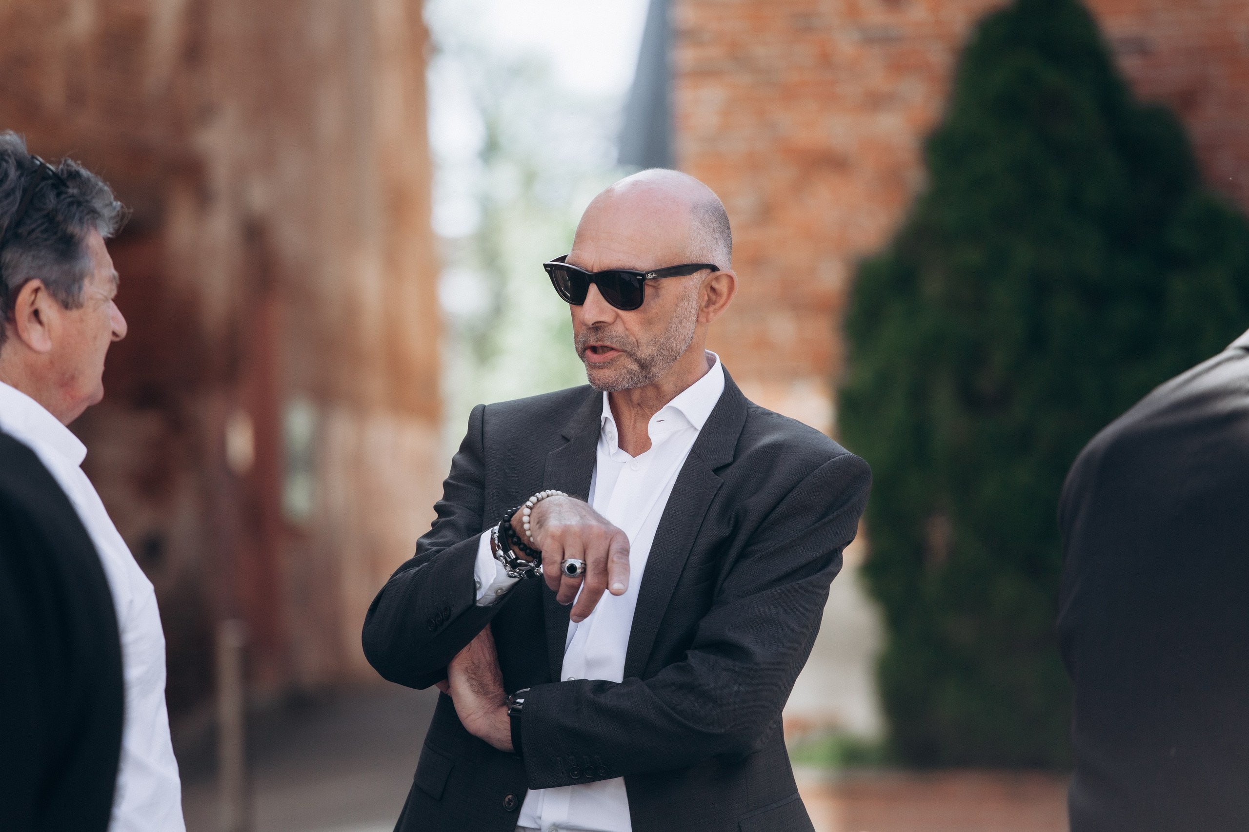 Wedding session in Domaine du T. Eugenie Smirnova — wedding, corporate and lifestyle photographer in Toulouse and Southwest France