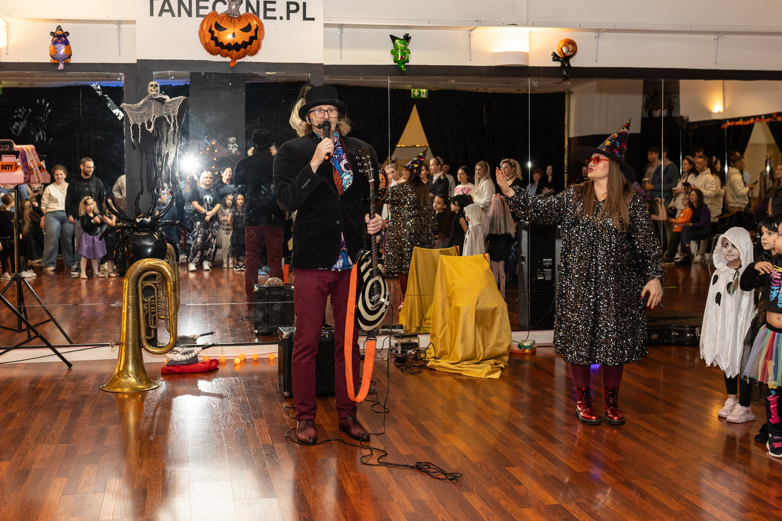 Leo dance studio Helloween 2025. Семейный и детский фотограф в Варшаве Мила Бобровская