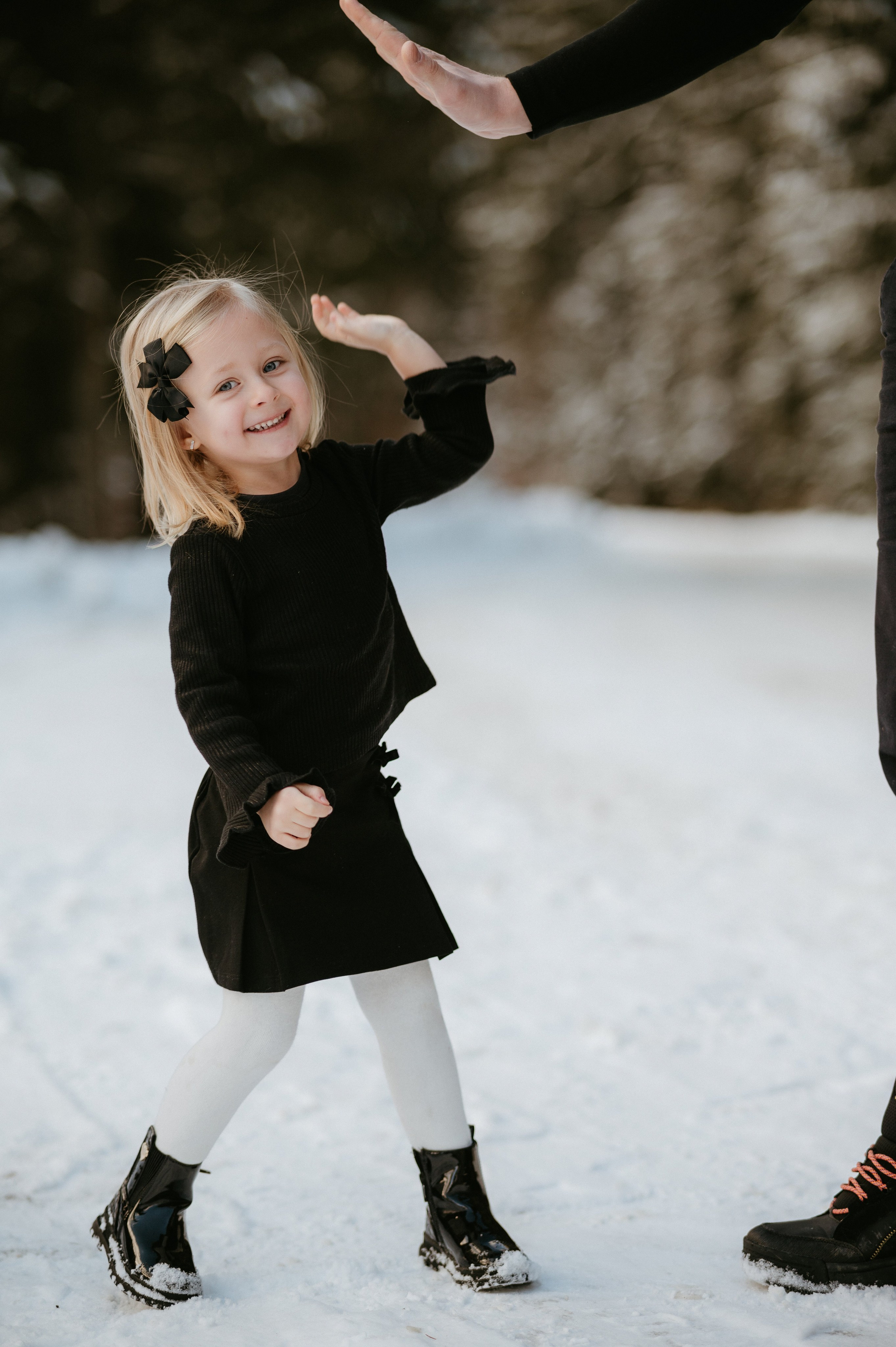 Ședință Foto de Familie la Munte – Fotografii de Iarnă în Lupcina. Valentin Melen - fotograf de nunta 🤍