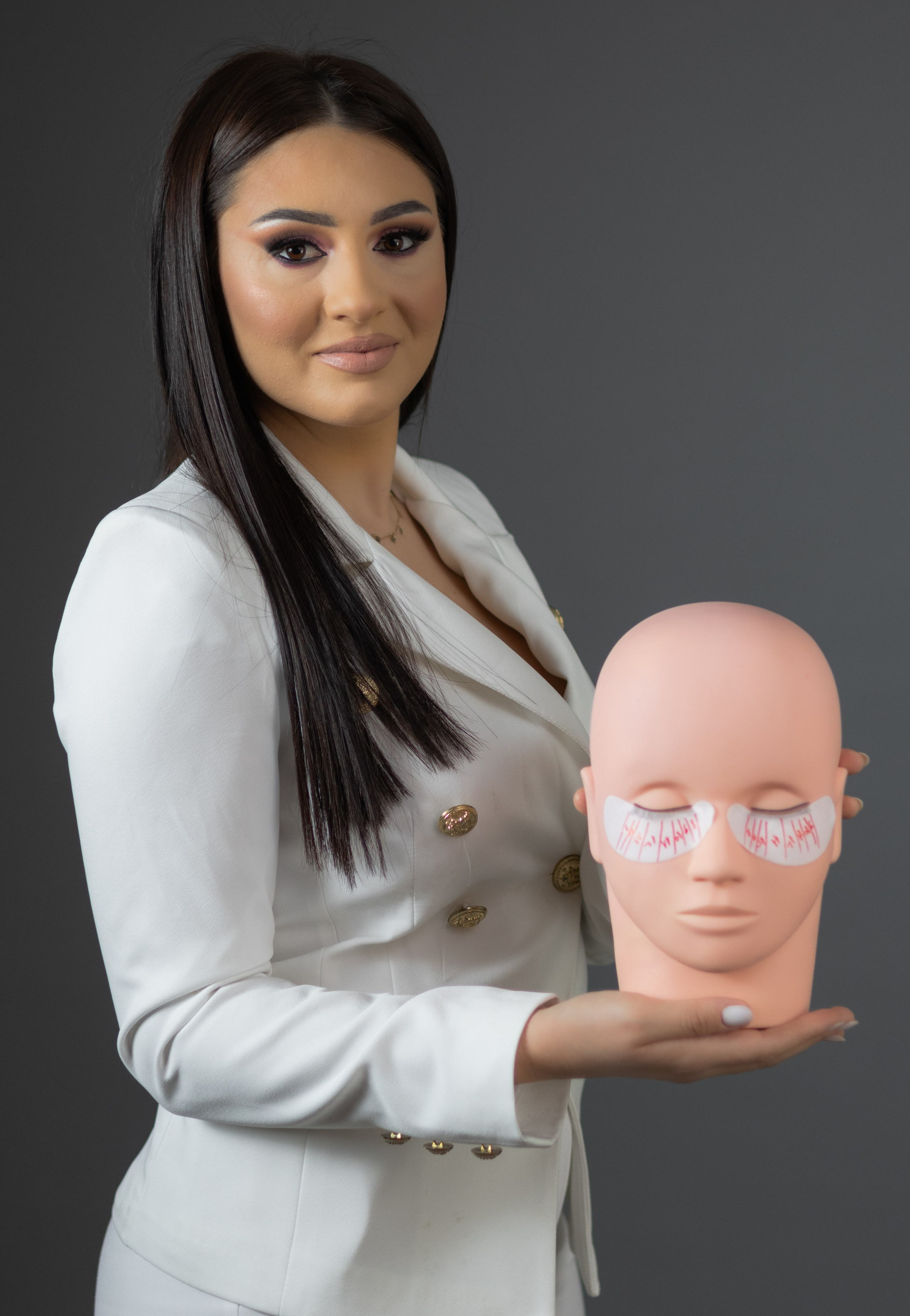 Estera. Fotograf si videograf — evenimente si studio