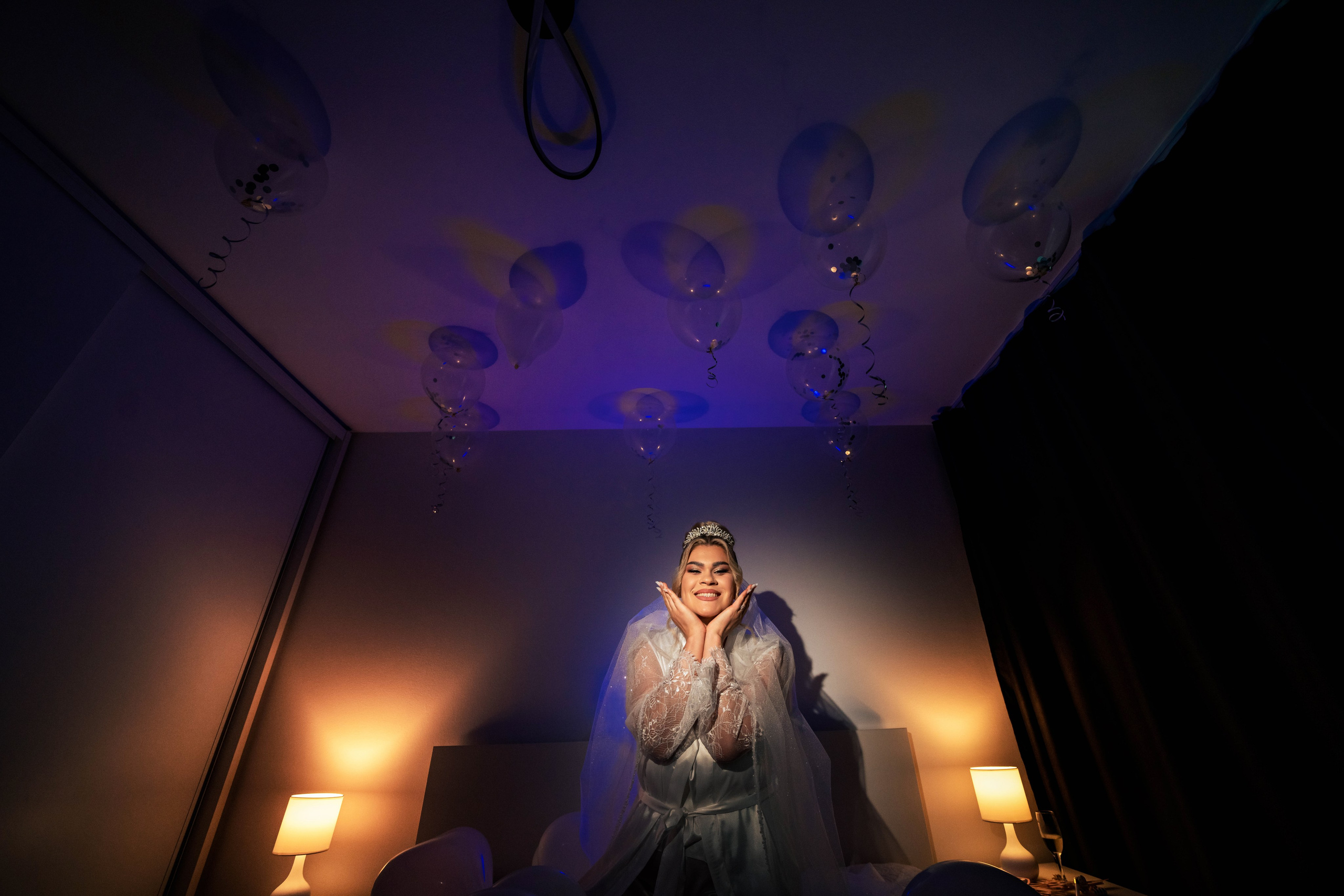 Andreea, Damian si Aris. Acasă